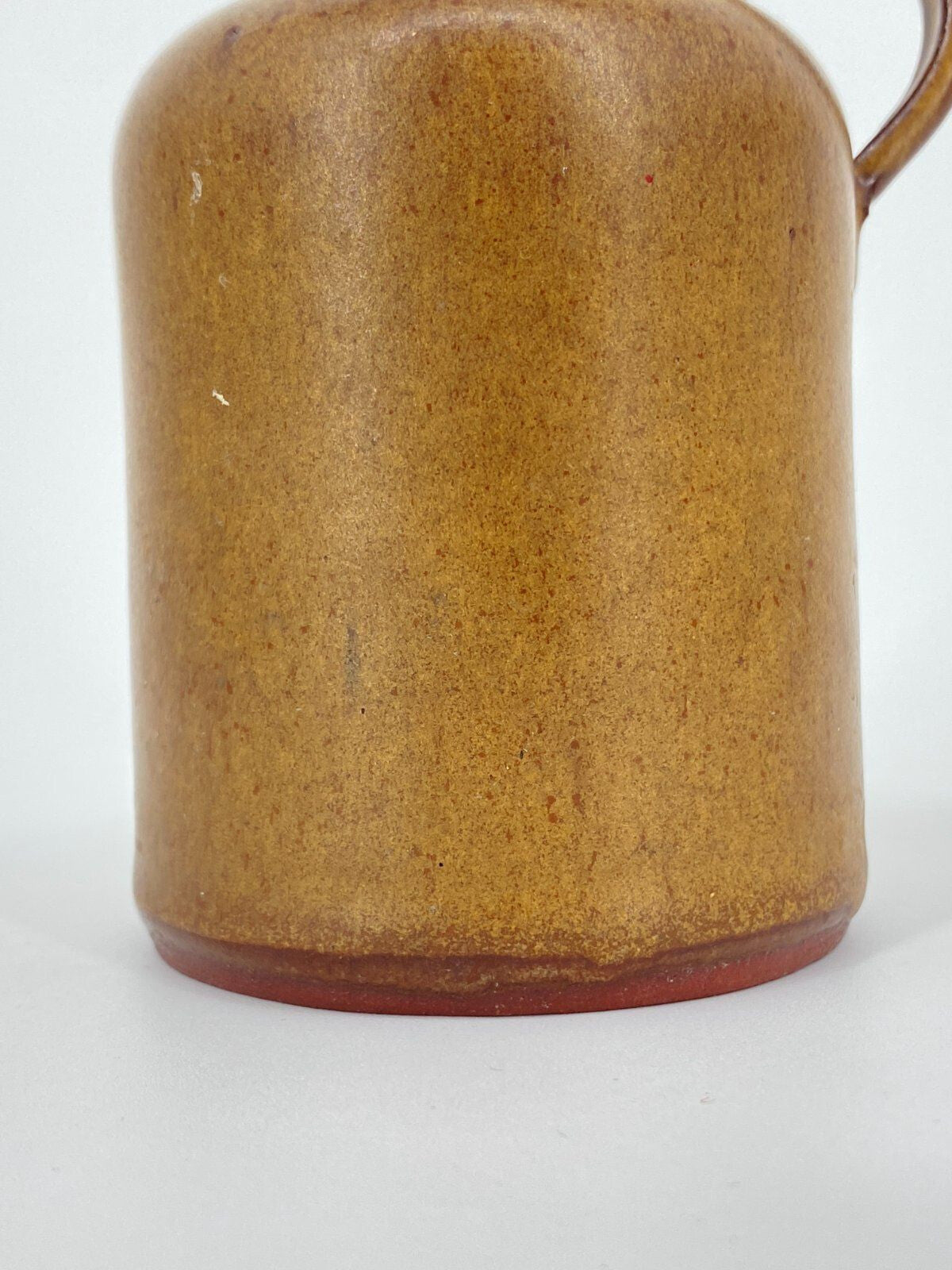* KLEINE STUDIOKERAMIK KRUG VASE MIT HENKEL BRAUN VINTAGE