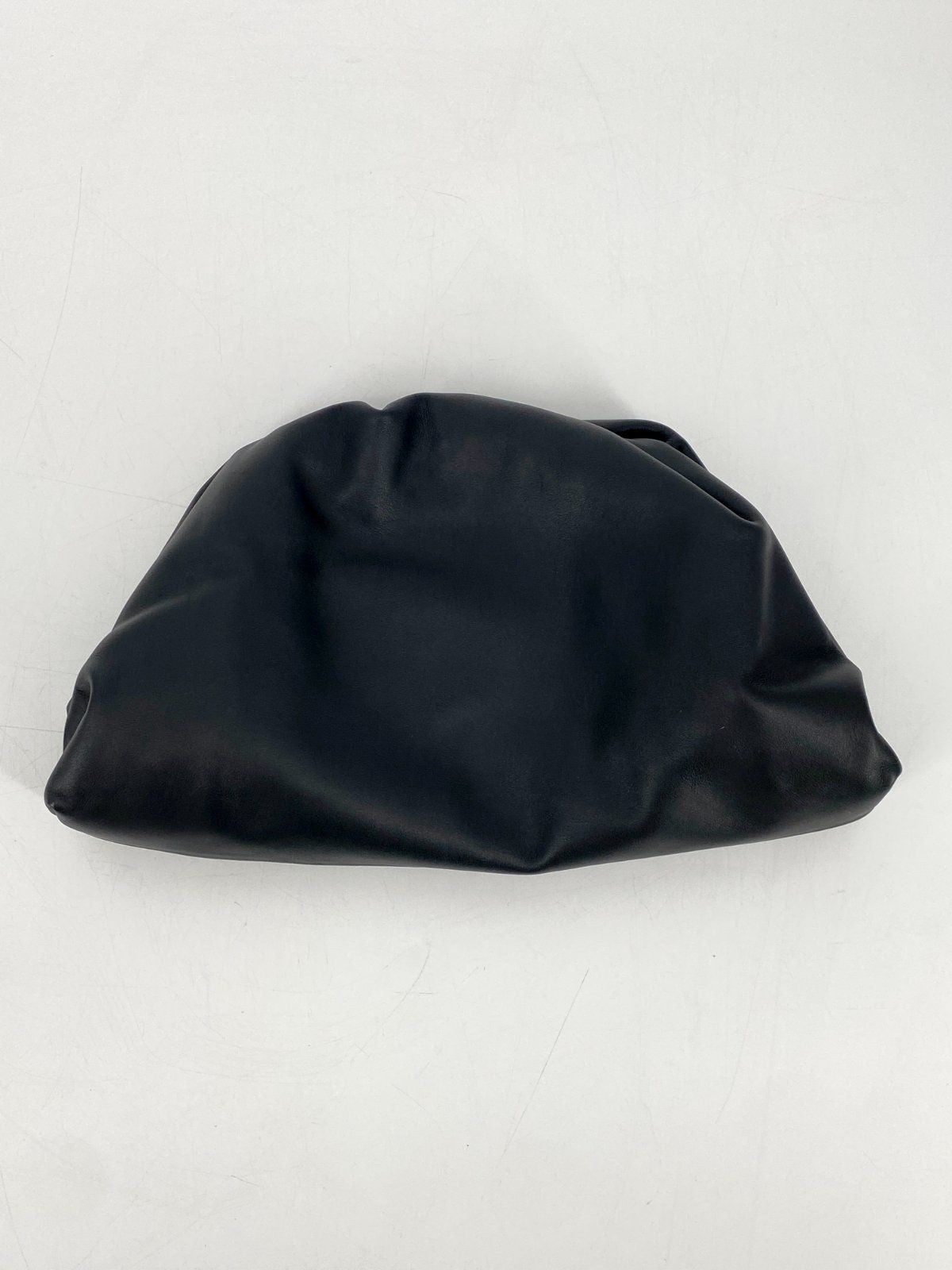 * BOTTEGA VENETA THE POUCH CLUTCH HANDTASCHE NAPPALEDER SCHWARZ