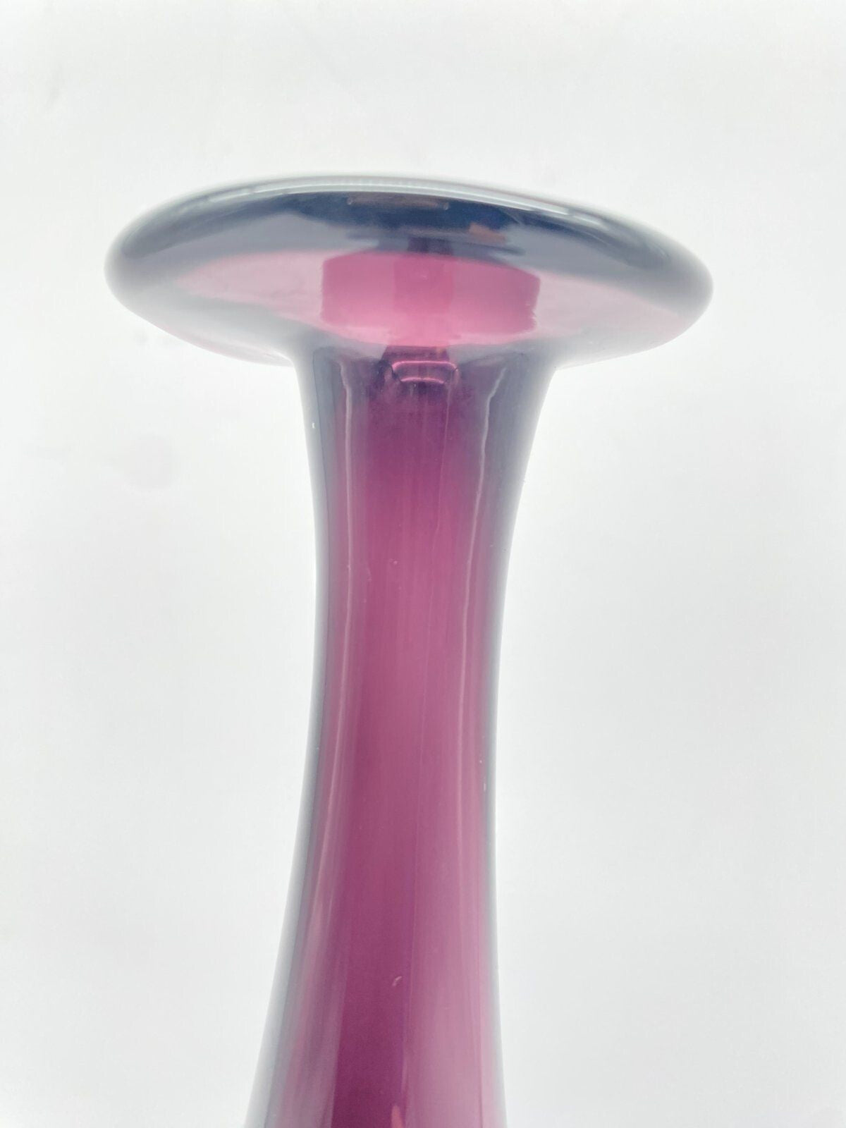 MID CENTURY KUNSTGLAS VASE VIOLETT MUNDGEBLASEN ITALIEN 70ER VINTAGE