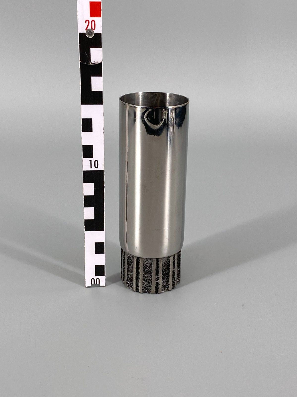 * KLEINE VASE BRUTALISTISCH STAHL STRUKTUR SCHMAL METALL 70er
