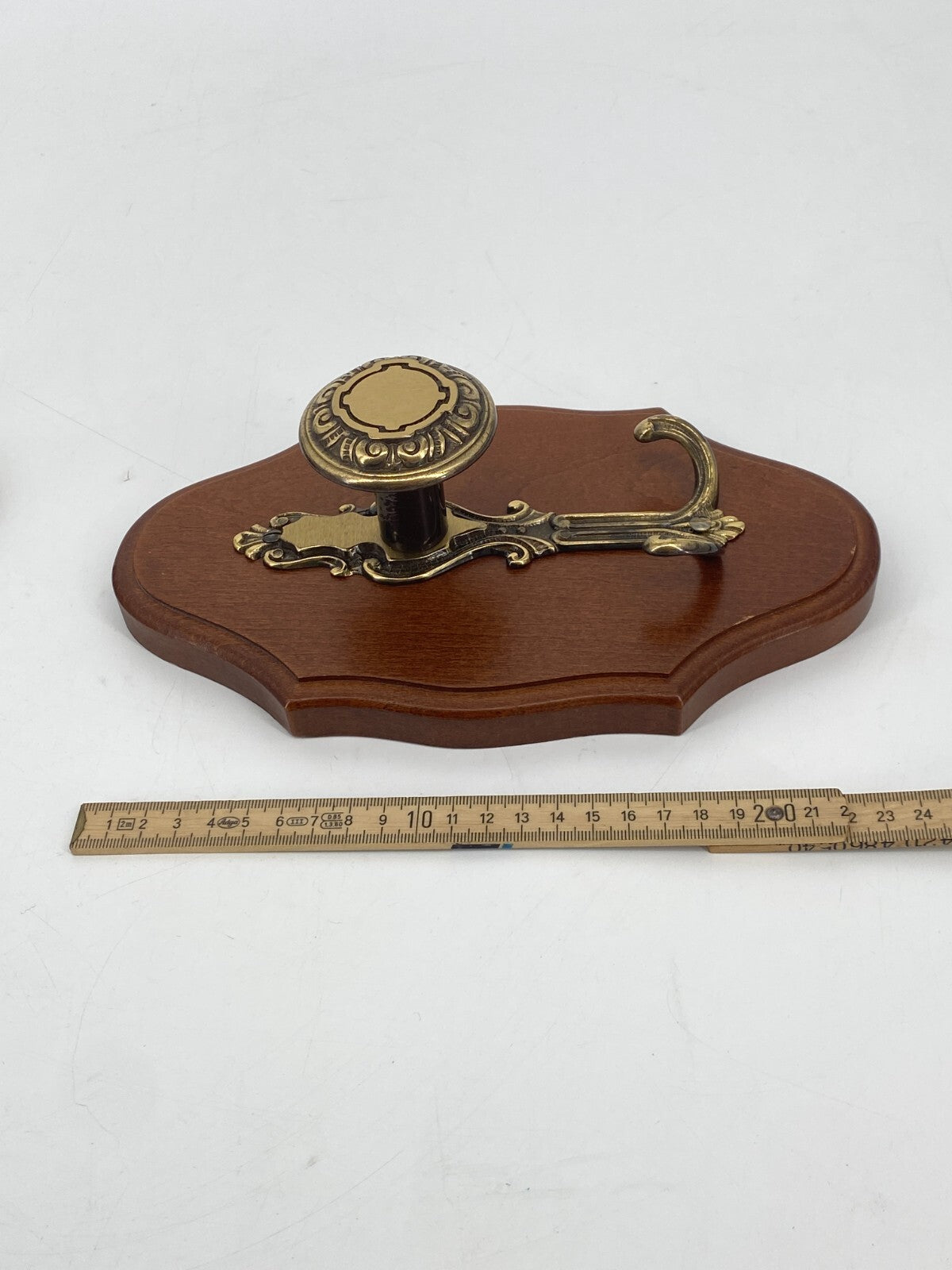 * 3 x GARDEROBENHAKEN KLEIDERHAKEN HOLZ MESSING ANTIK STIL WANDHAKEN VINTAGE