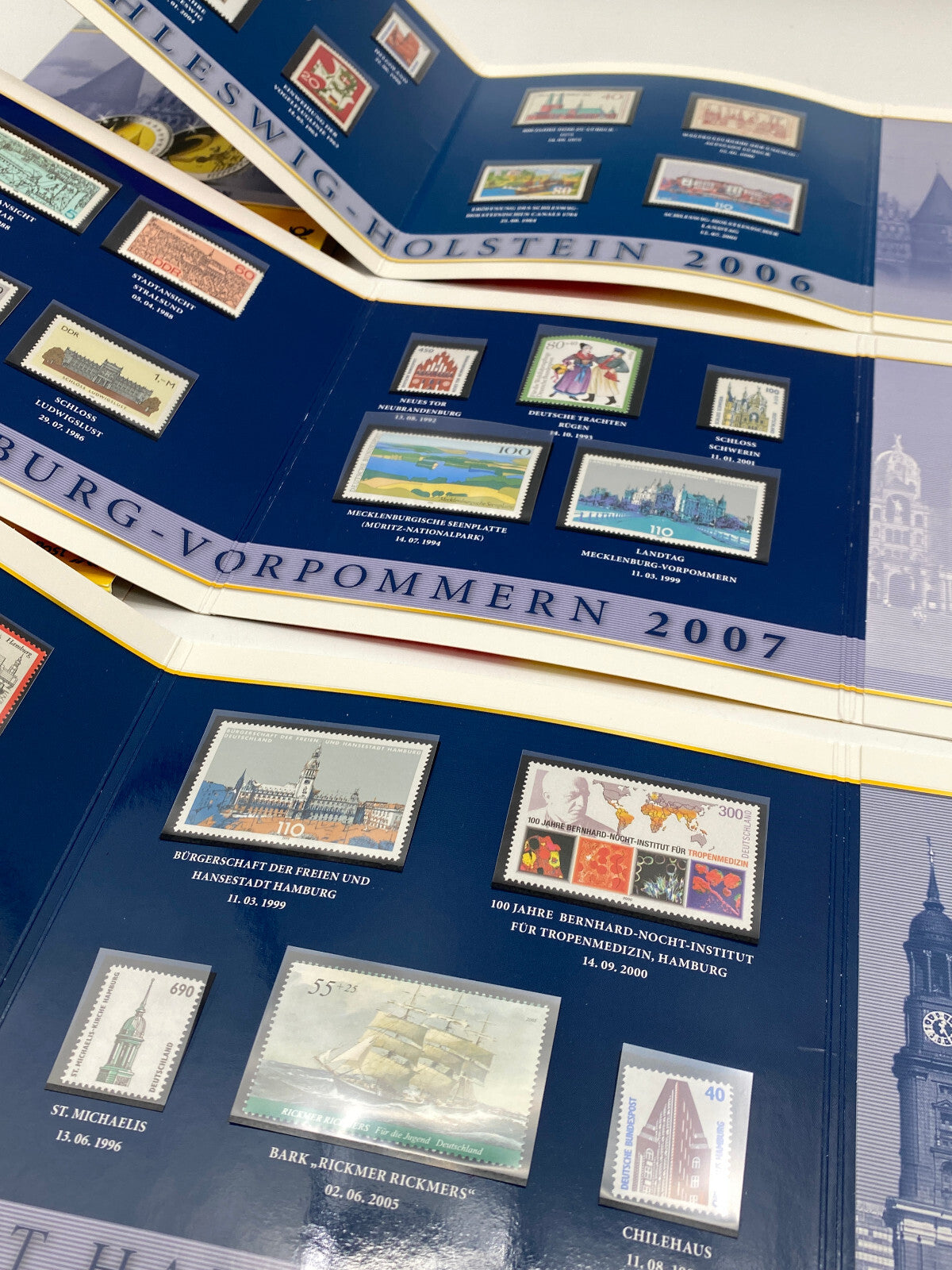 * 2 EURO MÜNZEN GEDENKSET 13 BUNDESLÄNDER MÜNZE BRIEFMARKEN 2006 - 2018