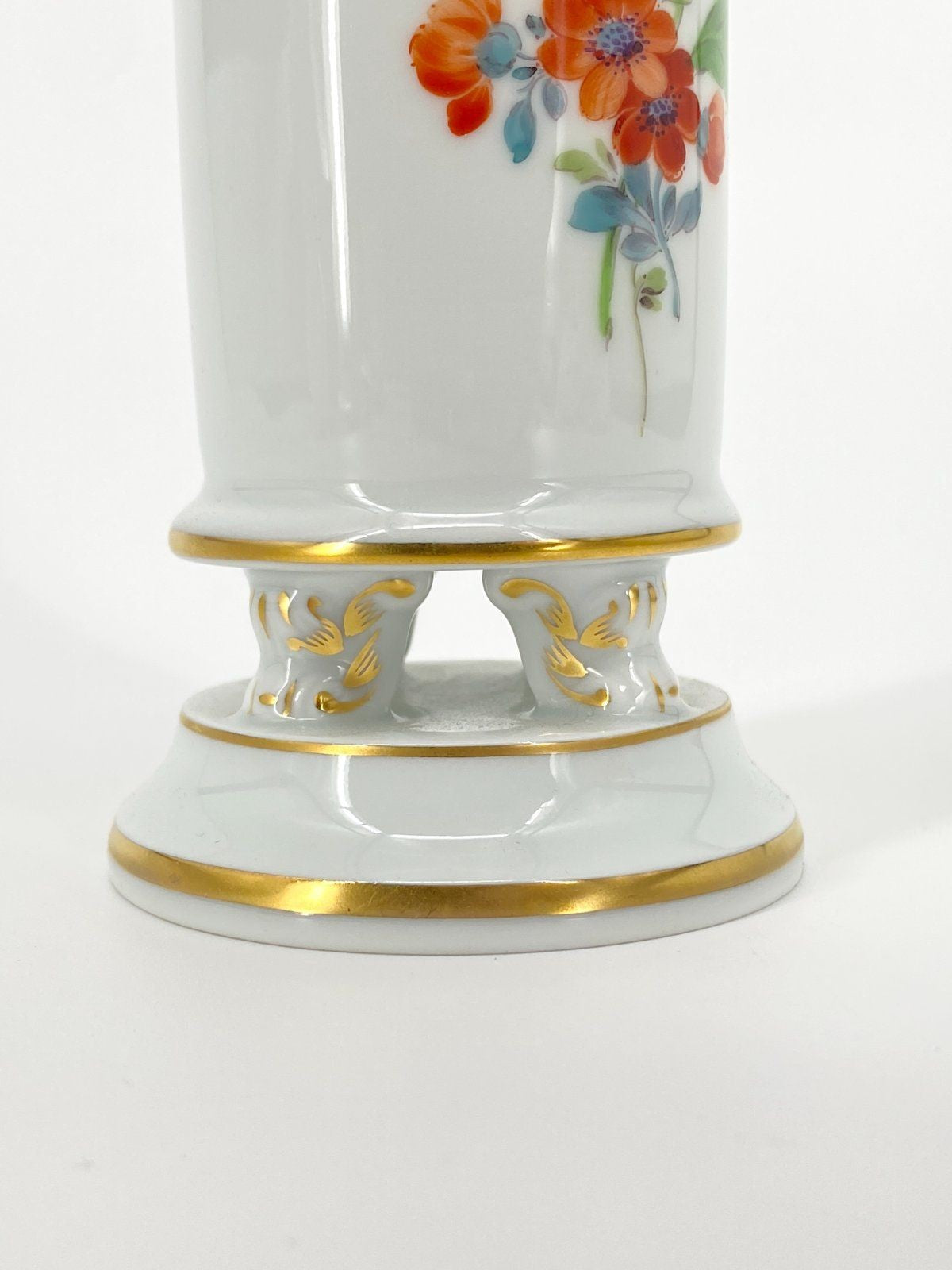 * MEISSEN PORZELLAN FÜßCHENVASE SOCKEL STREUBLUMEN GOLDRAND