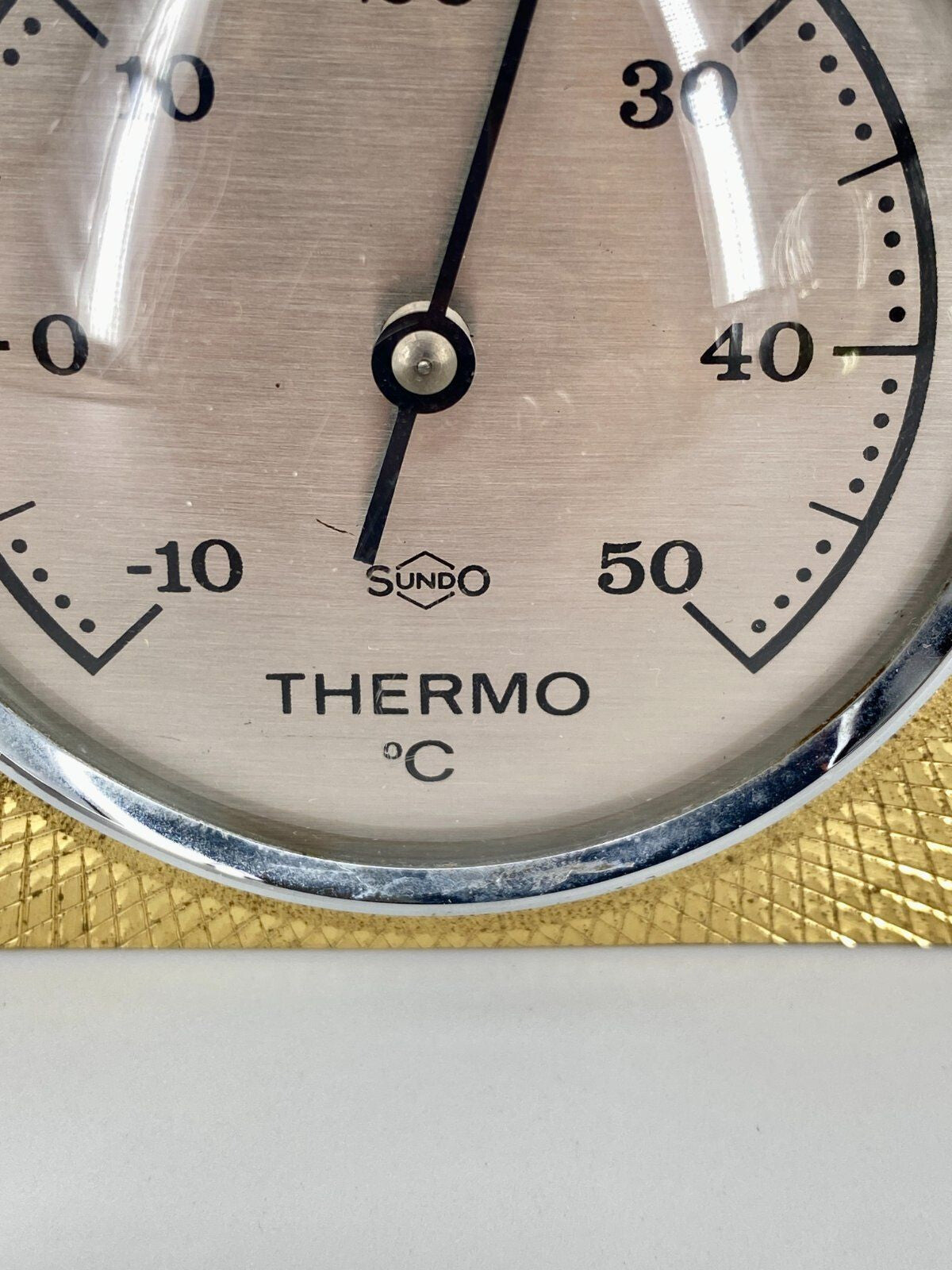 * STEHENDES TISCH THERMOMETER MESSING DEKOR SUNDO VINTAGE