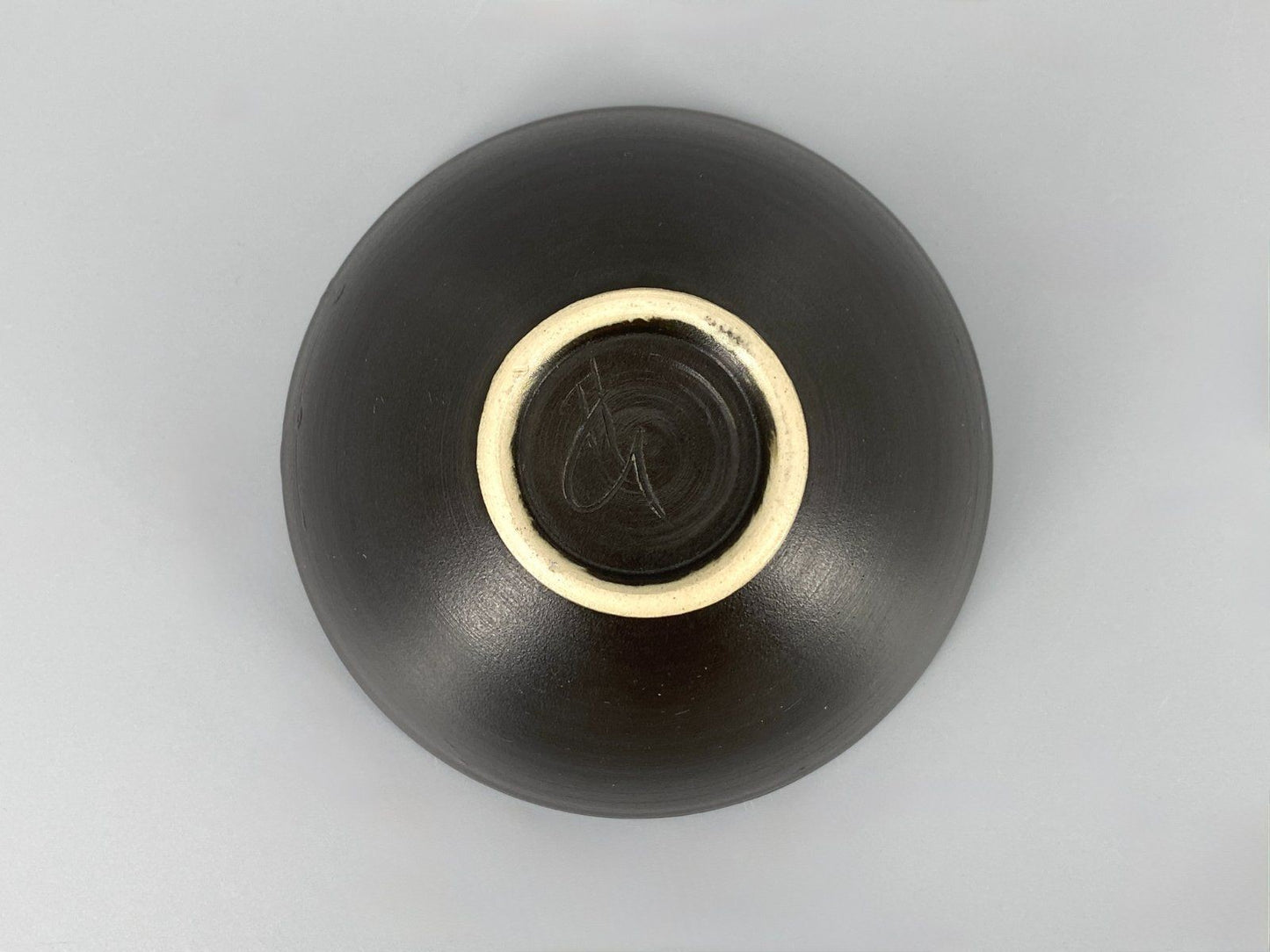 * STUDIOKERAMIK IKEBANA VASE DUNKELBRAUN MONOGRAMMIERT GH HG