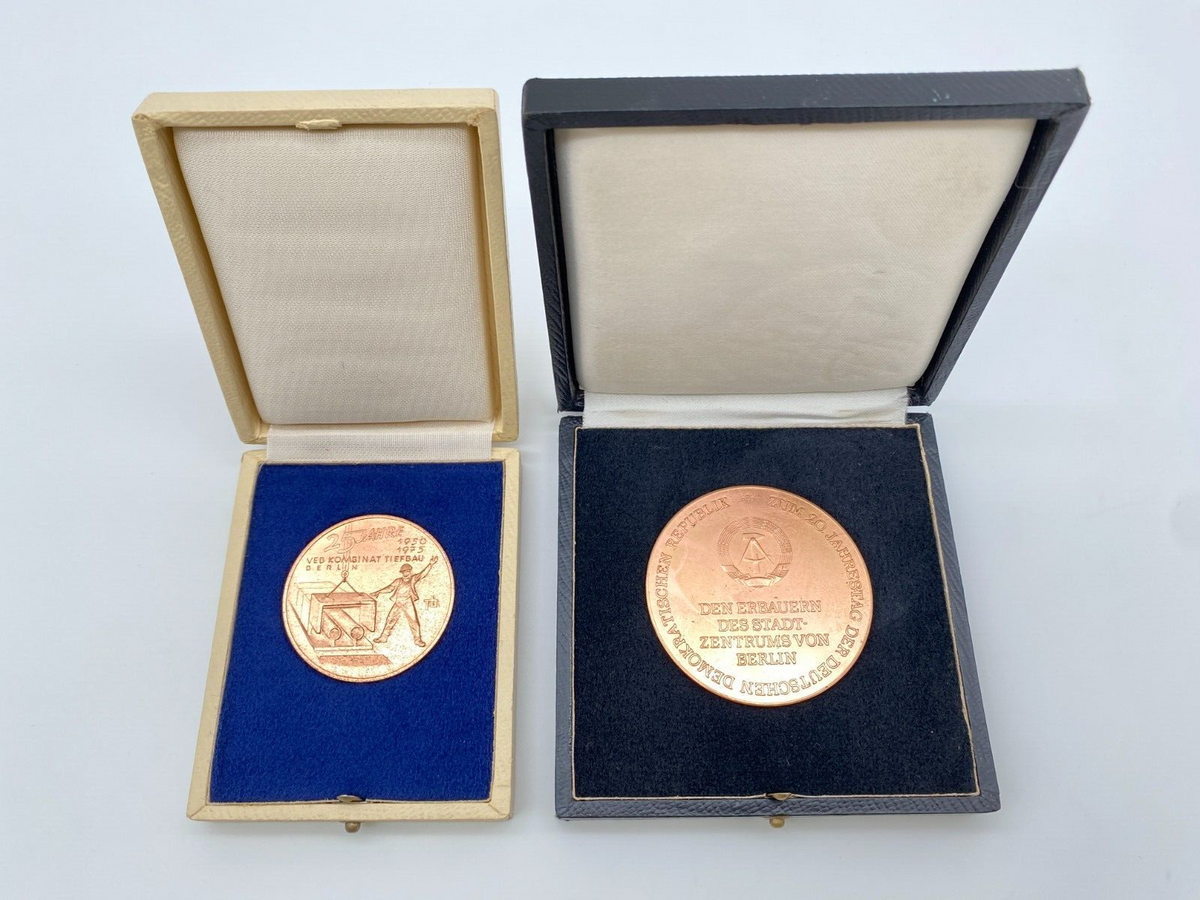DDR MEDAILLE 25 JAHRE VEB KOMBINAT TIEFBAU BERLIN 1950 BIS 1975 20.JAHRESTAG