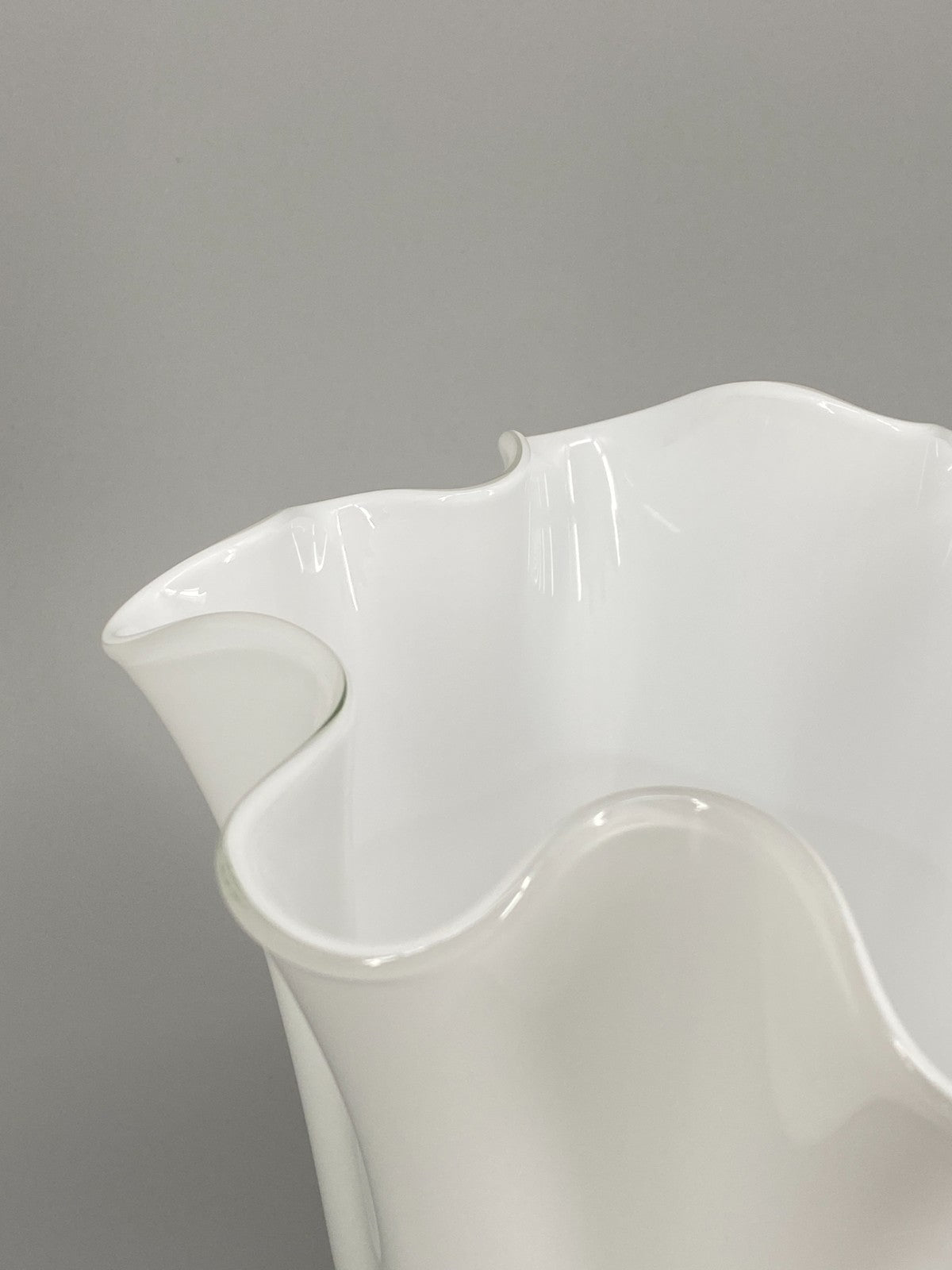 * MURANO VASE FAZZOLETTO FALTENVASE GLASKUNST MUNDGEBLASEN 60er ITALIEN