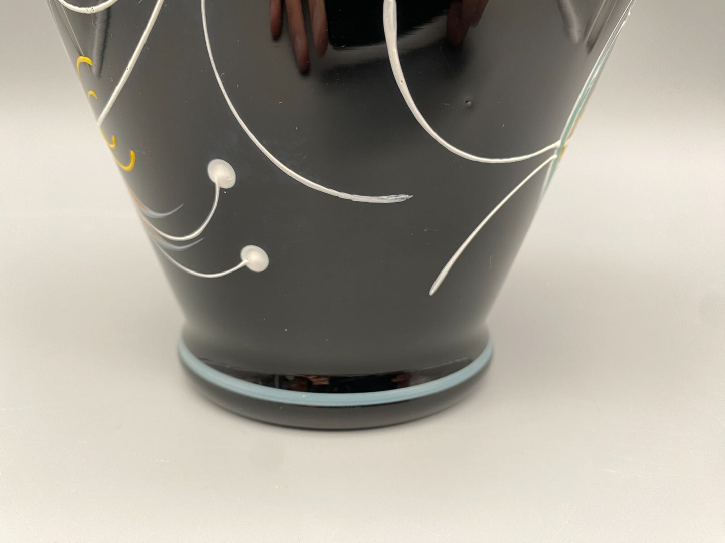 VASE HYALITHGLAS SCHWARZGLAS EMAILLEFARBEN HANDBEMALT MIDCENTURY DDR