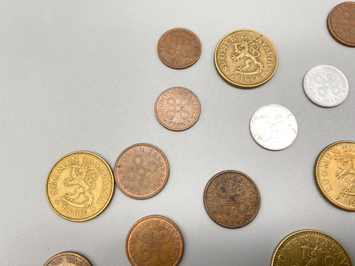 KONVOLUT FINNISCHE MÜNZEN SUOMI PENNIA MAKKA PENNI 60ER BIS 90ER
