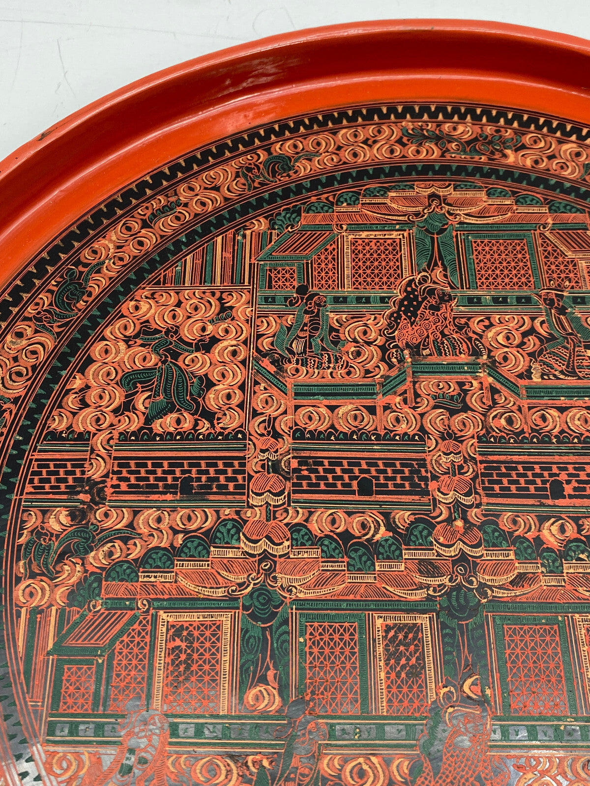 * TABLETT RUND BURMESISCH MYANMAR BAMBUS LACKARBEIT LAQUERWARE DEKOR ROT