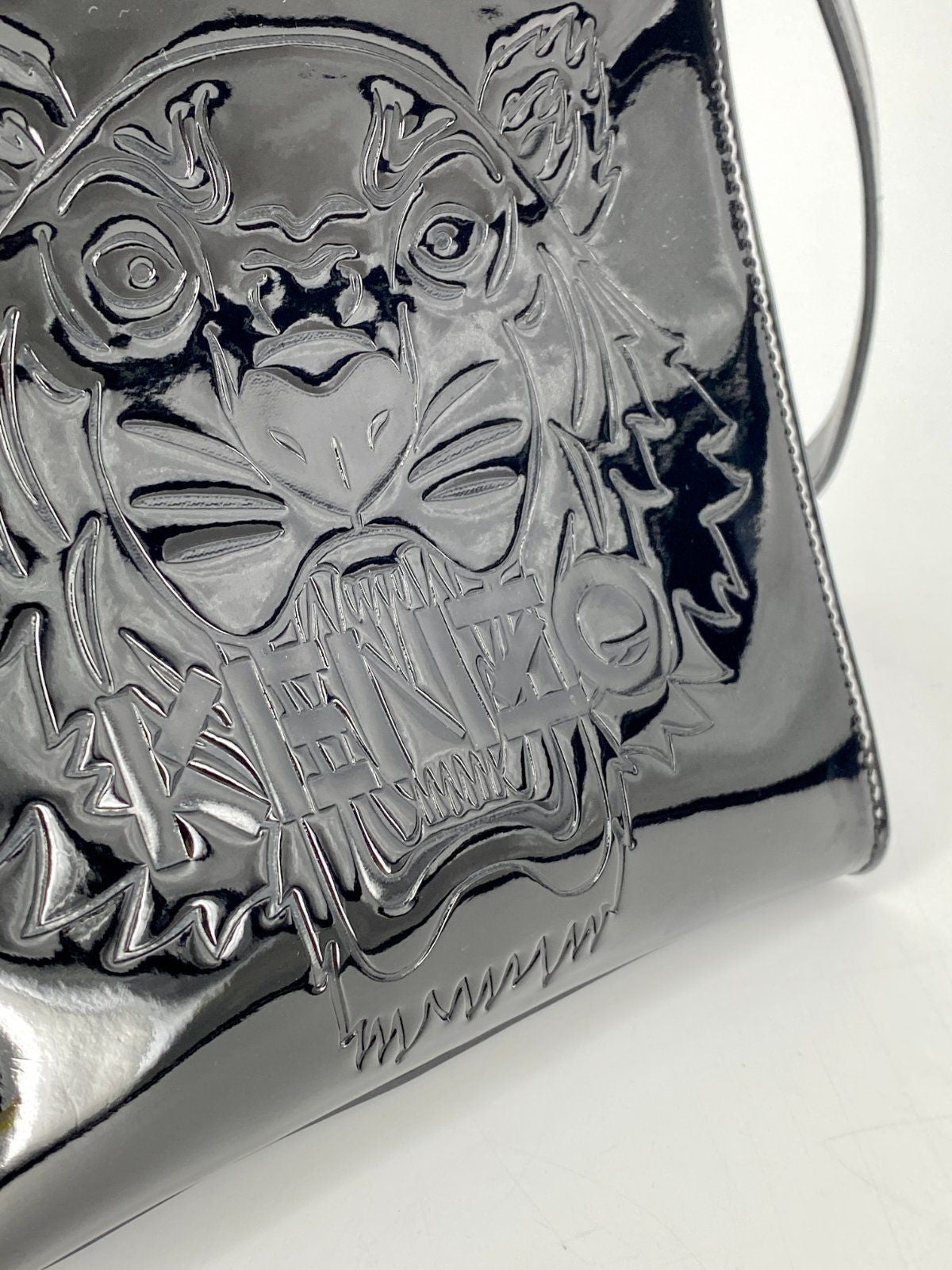 * KENZO PARIS HANDTASCHE UMHÄNGETASCHE TIGER LACKLEDER SCHWARZ