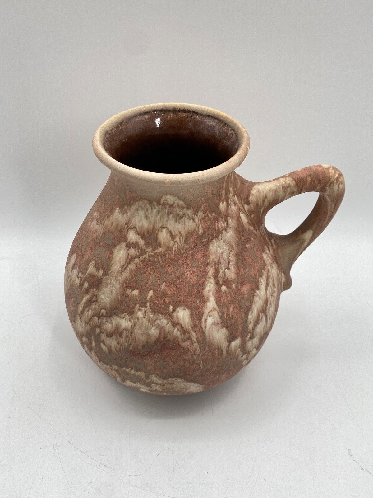 * VASE KERAMIK RUSCHA ART ROSA CREME MARMORIERT SAMT OBERFLÄCHE HENKEL