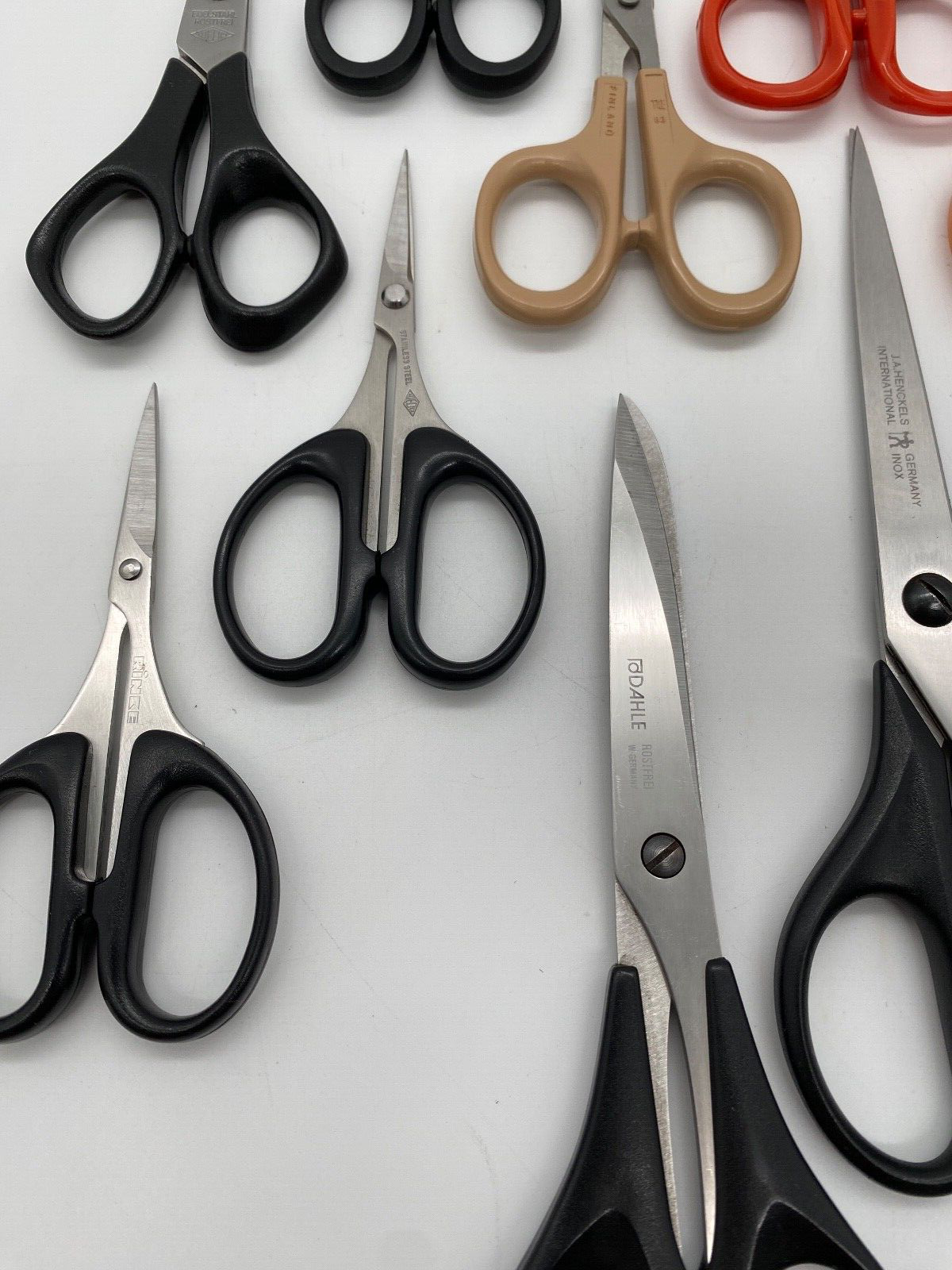 KONVOLUT 18 SCHEREN  WEDO KAICUT FINNY FISKARS ESSELTE ZWILLING DAHLE HENCKELS