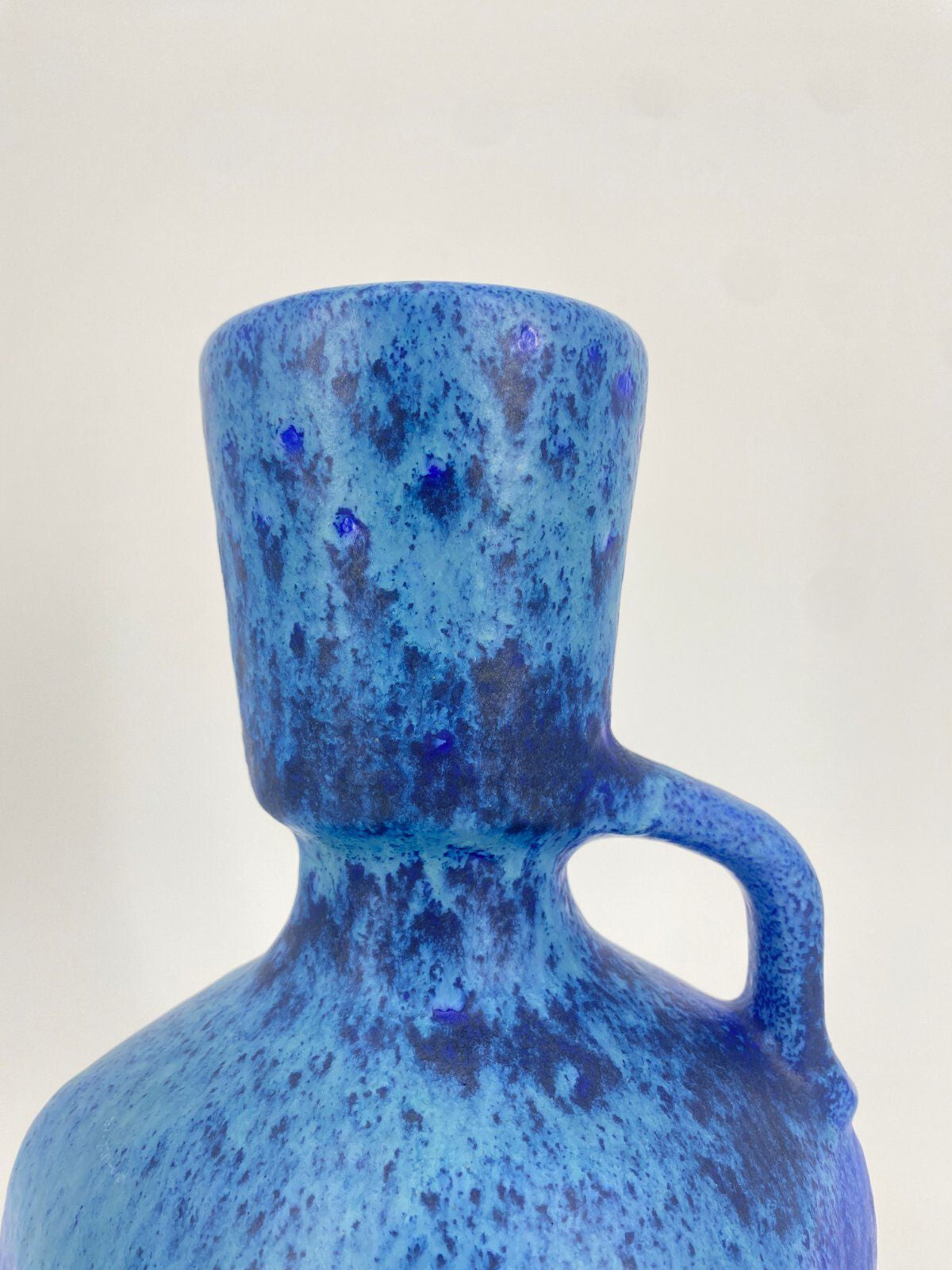 *STUDIOKERAMIK VASE BLAU FAT LAVA LAUFGLASUR W.-GERMANY 60ER 70ER