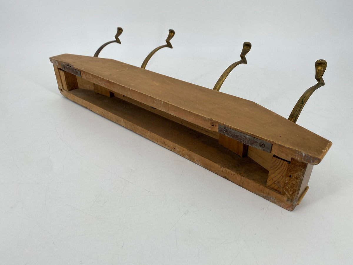 * GARDEROBENLEISTE WANDREGAL 20er 30er ART DECO LANDHAUS MESSING HAKEN VERZIERT