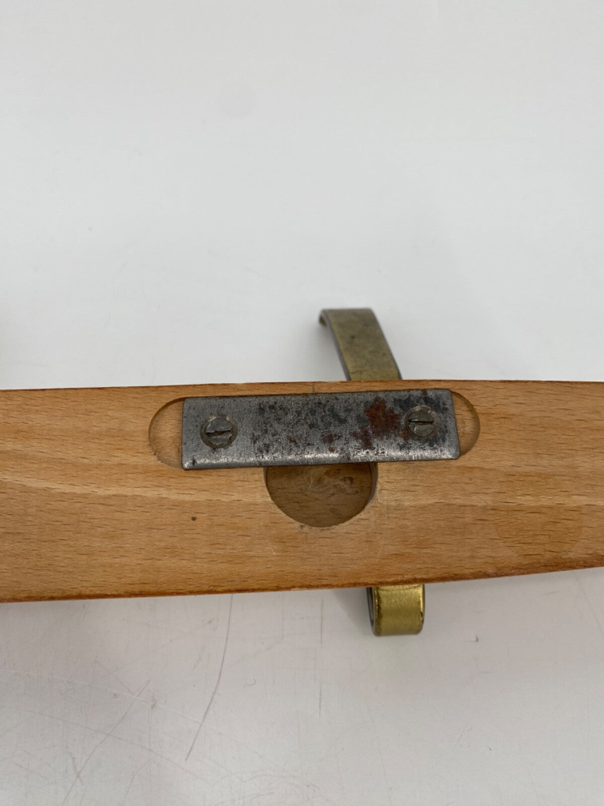 * HAKENLEISTE GARDEROBE 3 HAKEN HOLZ BUCHE MESSING VINTAGE