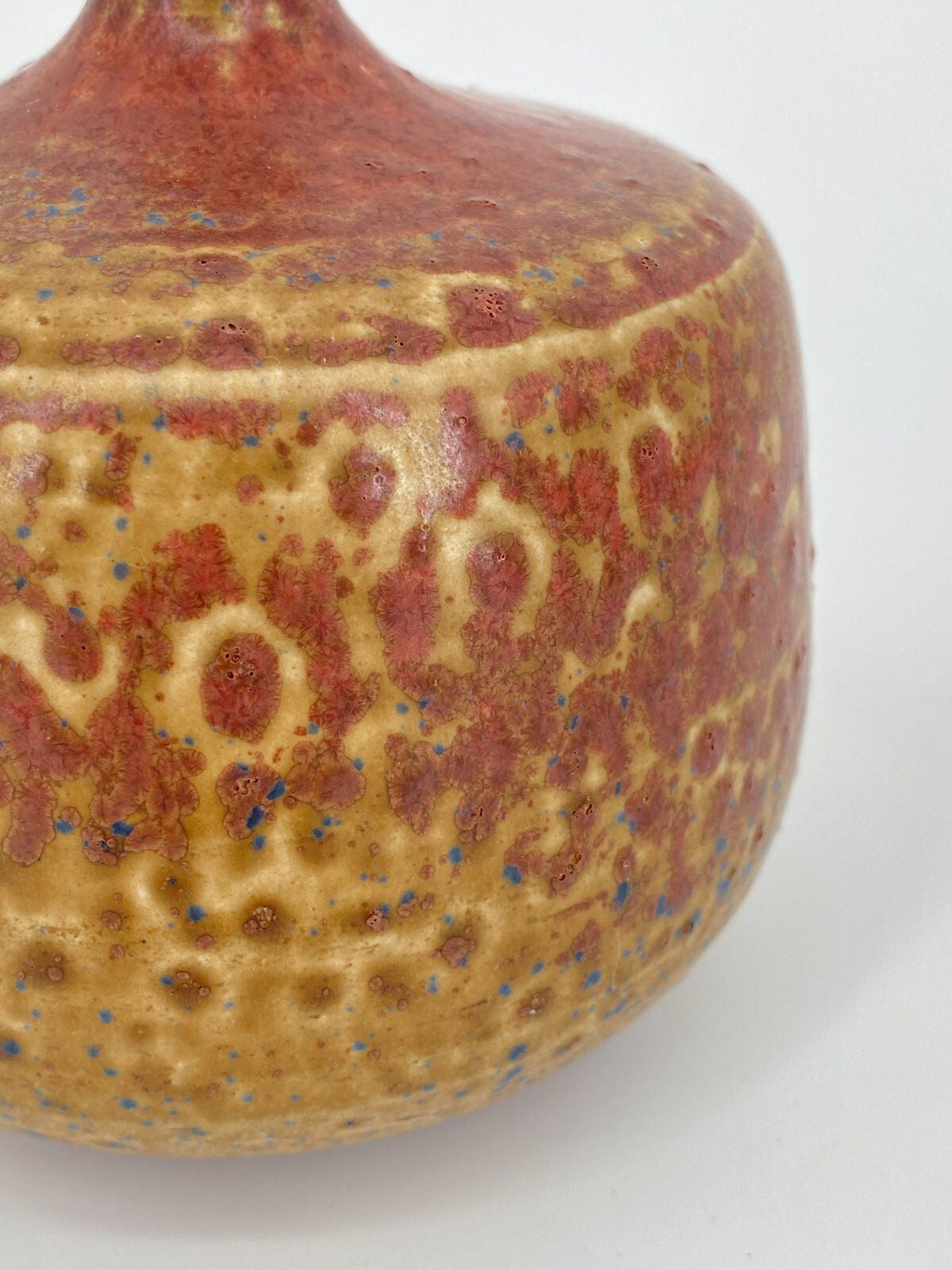 * STUDIOKERAMIK VASE ROT BLAU ZINKKRISTALL GLASUR 13CM VINTAGE