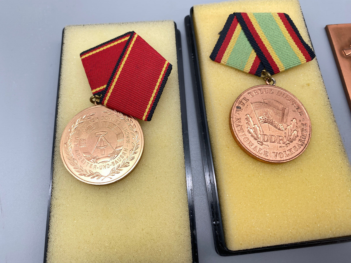 KONVOLUT DDR VERDIENSTORDEN AUSZEICHNUNG SPANGE SEELOWER HÖHE PLAKETTE NVA