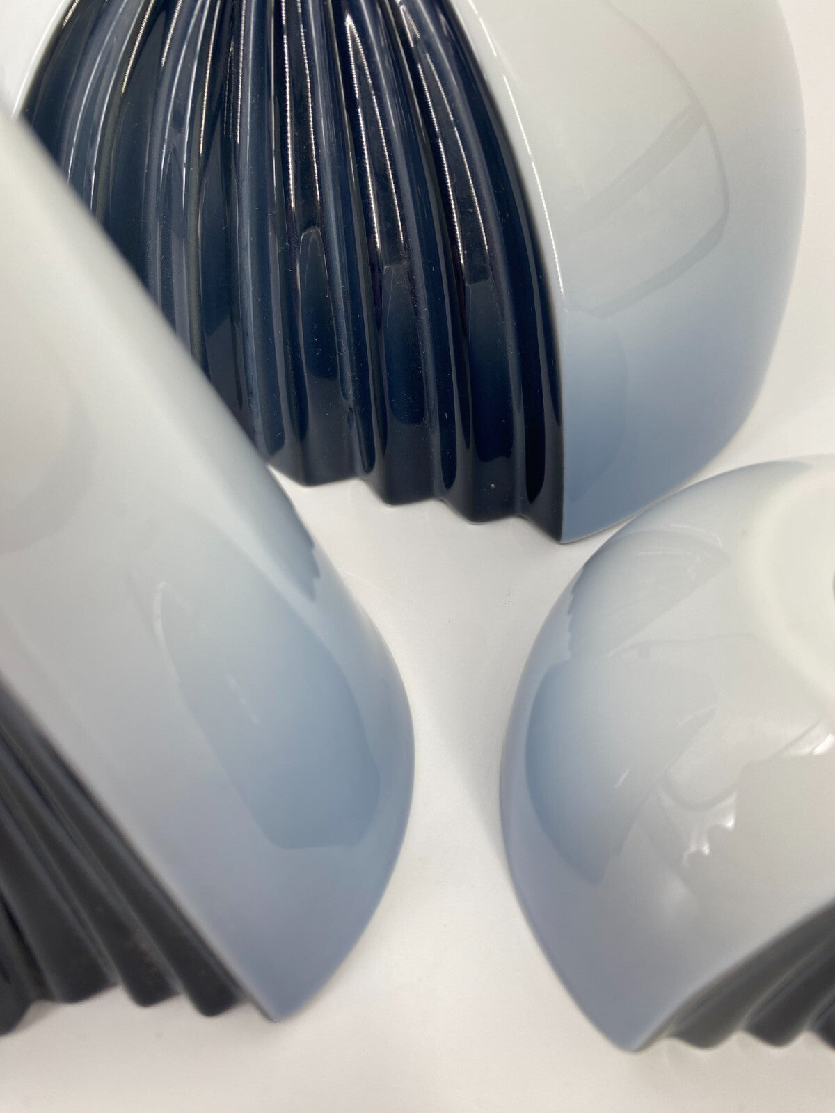 * ROSENTHAL AMBROGIO POZZI PLISSEE VASE KERZENHALTER PORZELLAN WEIß BLAU 80ER