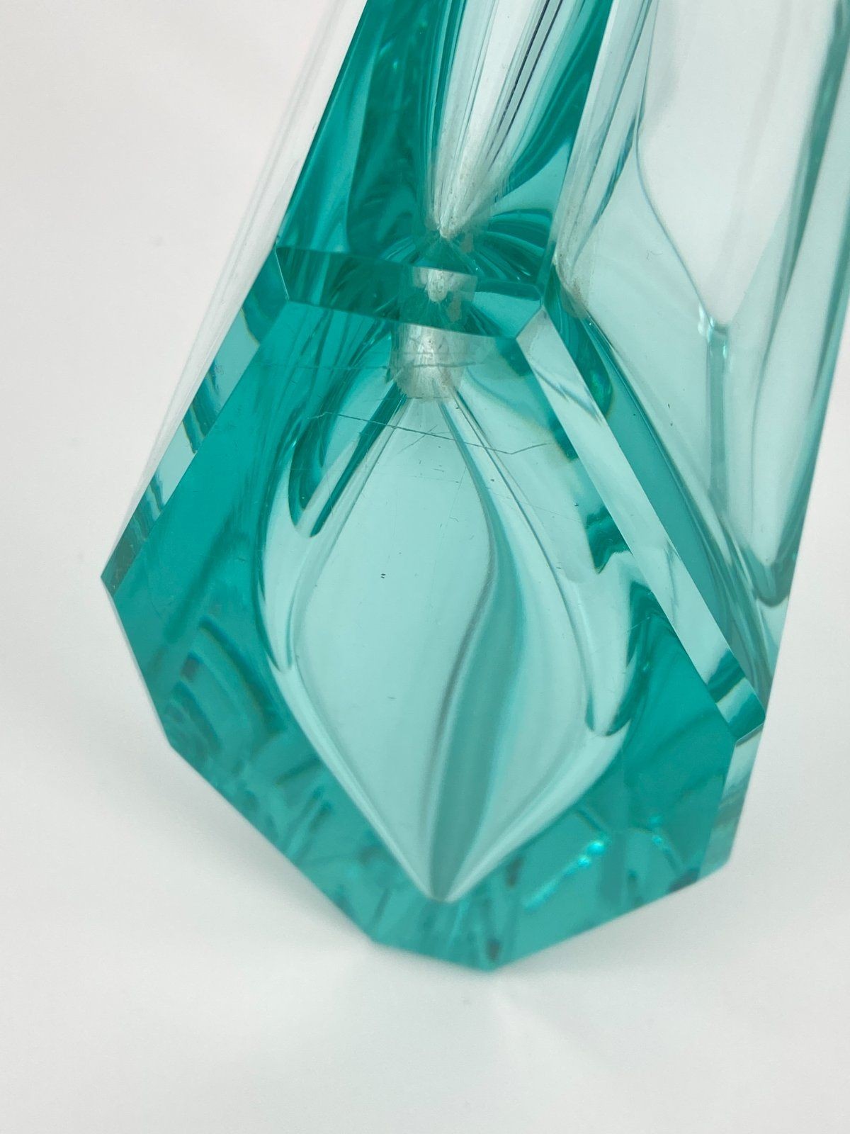 * FACETTIERTE GLAS VASE BLAUGRÜN TSCHECHIEN MID CENTURY DESIGN