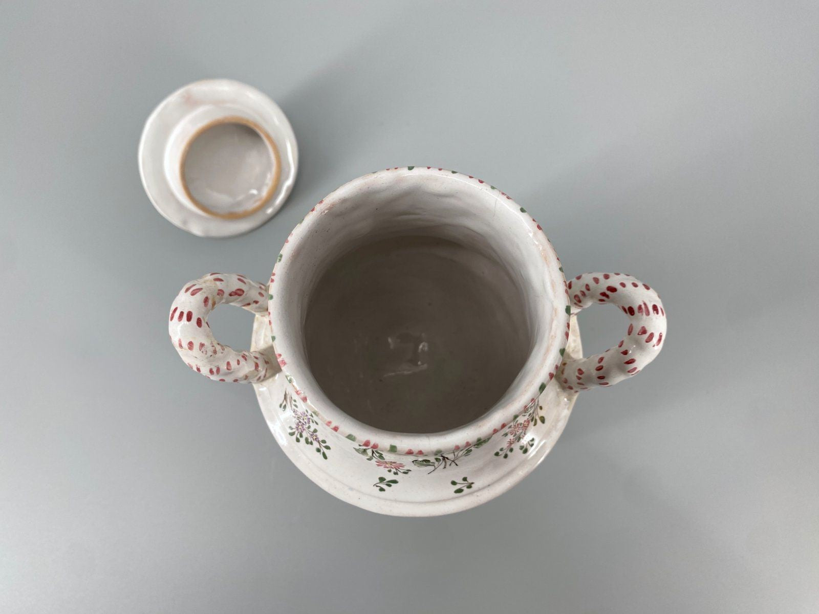 * DECKELVASE ROKOKO FLORAL ROMANTISCHE SZENE KERAMIK ANTIK 