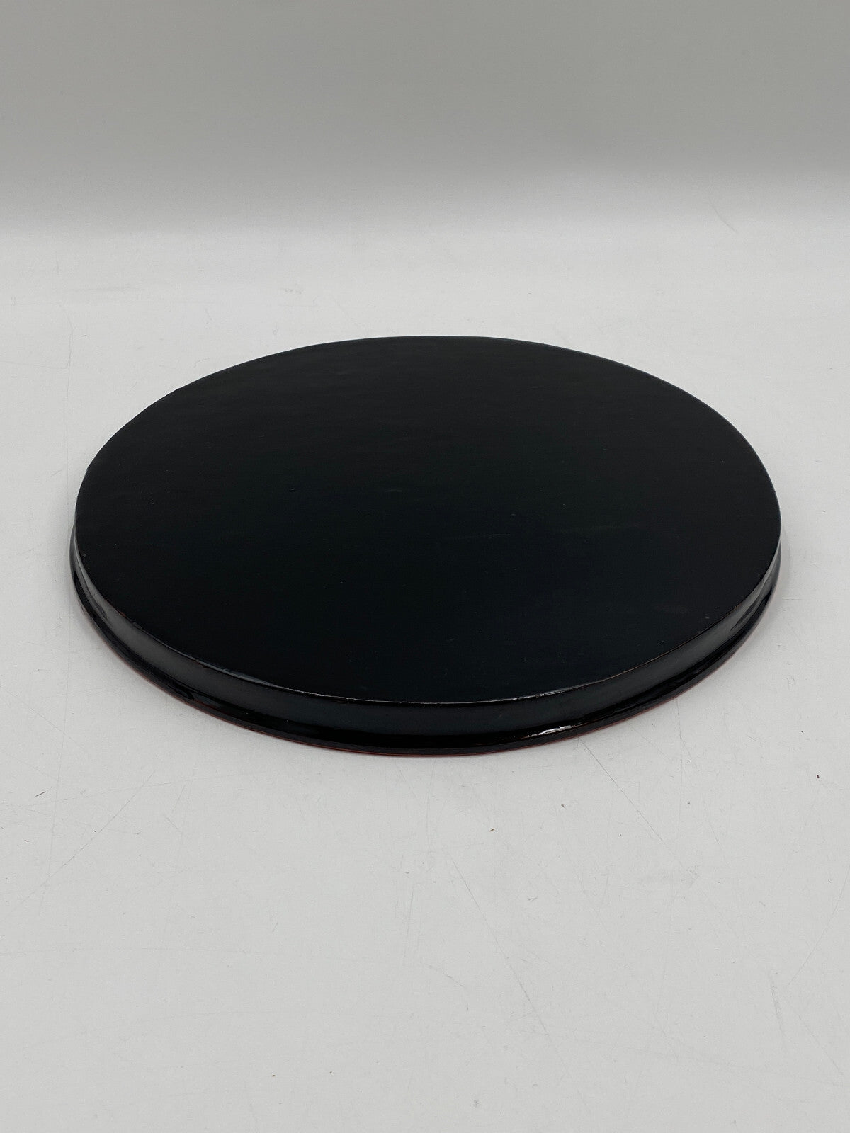 * TABLETT RUND BURMESISCH MYANMAR BAMBUS LACKARBEIT LAQUERWARE DEKOR ROT