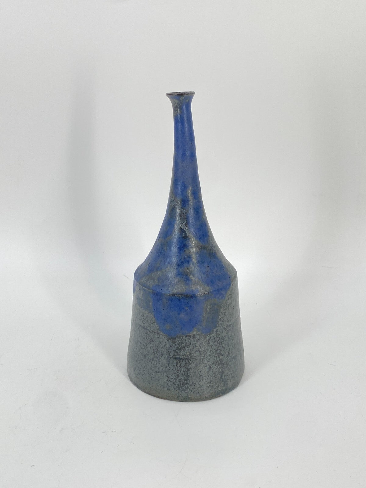 * VASE ZULAUFEND BLAU STUDIOKERAMIK STEINZEUG KERAMIK MID CENTURY