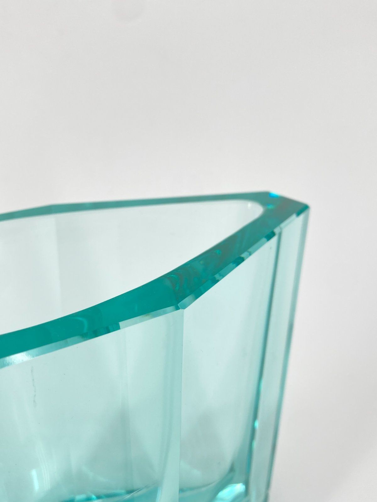 * FACETTIERTE GLAS VASE BLAUGRÜN TSCHECHIEN MID CENTURY DESIGN