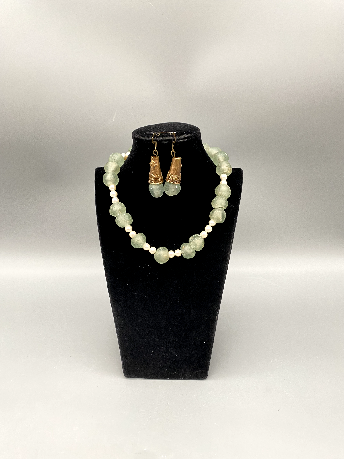 SET COLLIER OHRRINGE OHRHÄNGER GLAS PERLEN GRÜN VINTAGE ETHNO