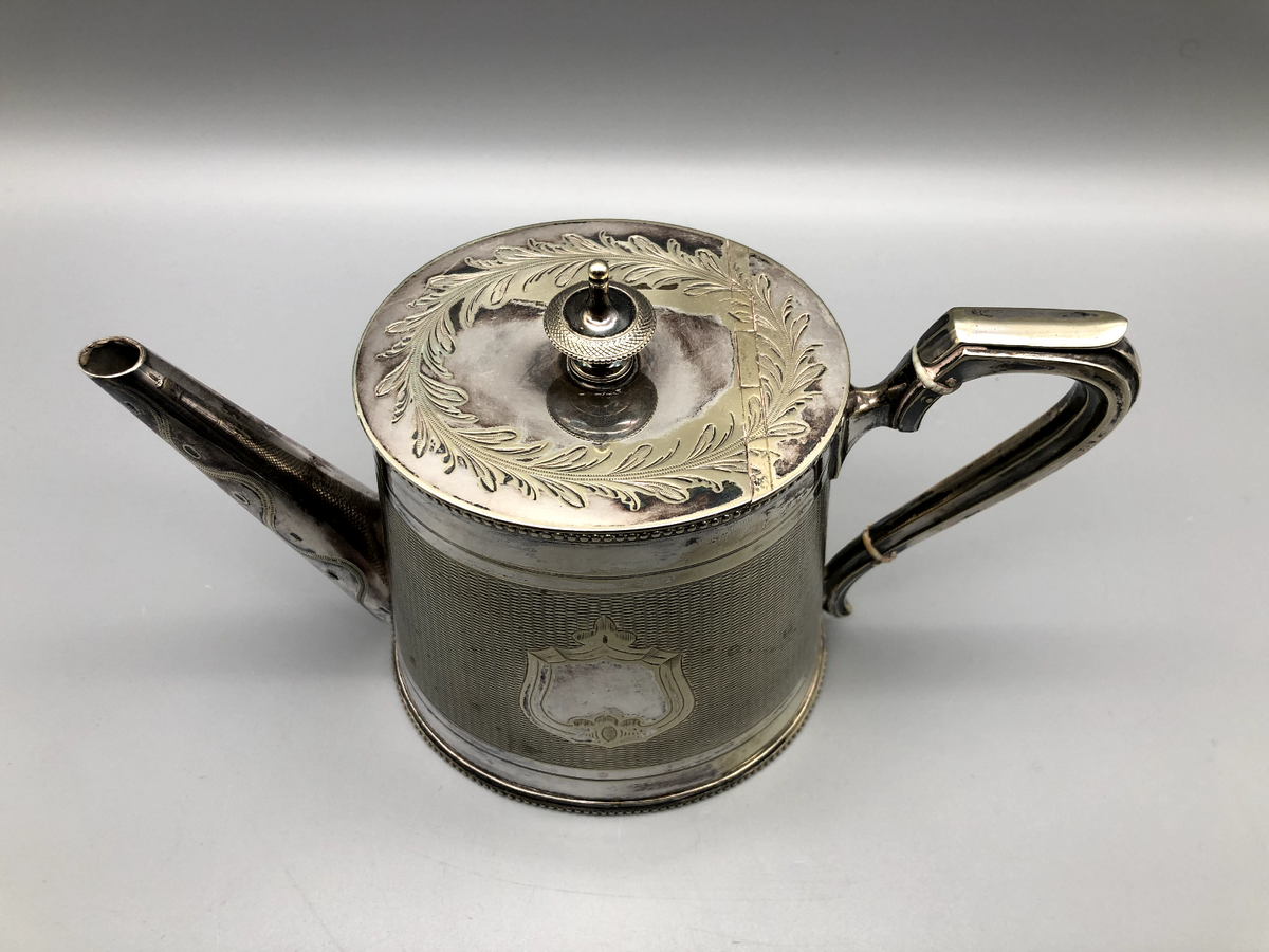 VIKTORIANISCHES VERSILBERTES TEE KAFFEESERVICE VON ELKINGTON 19. JH 3ER SET