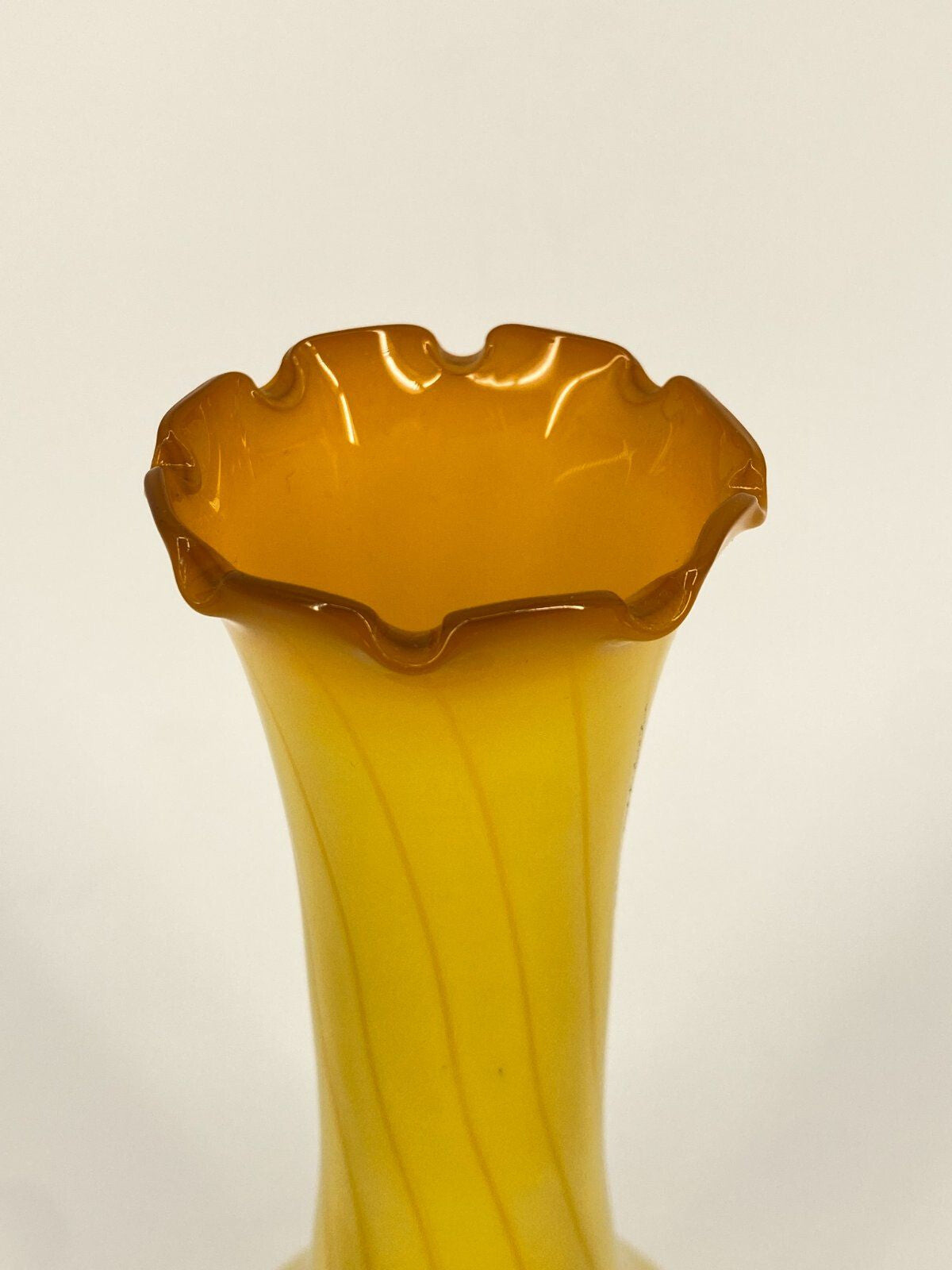 * VASE GLASVASE GLAS MUNDGEBLASEN GELB RÜSCHEN BLUMENVASE VINTAGE