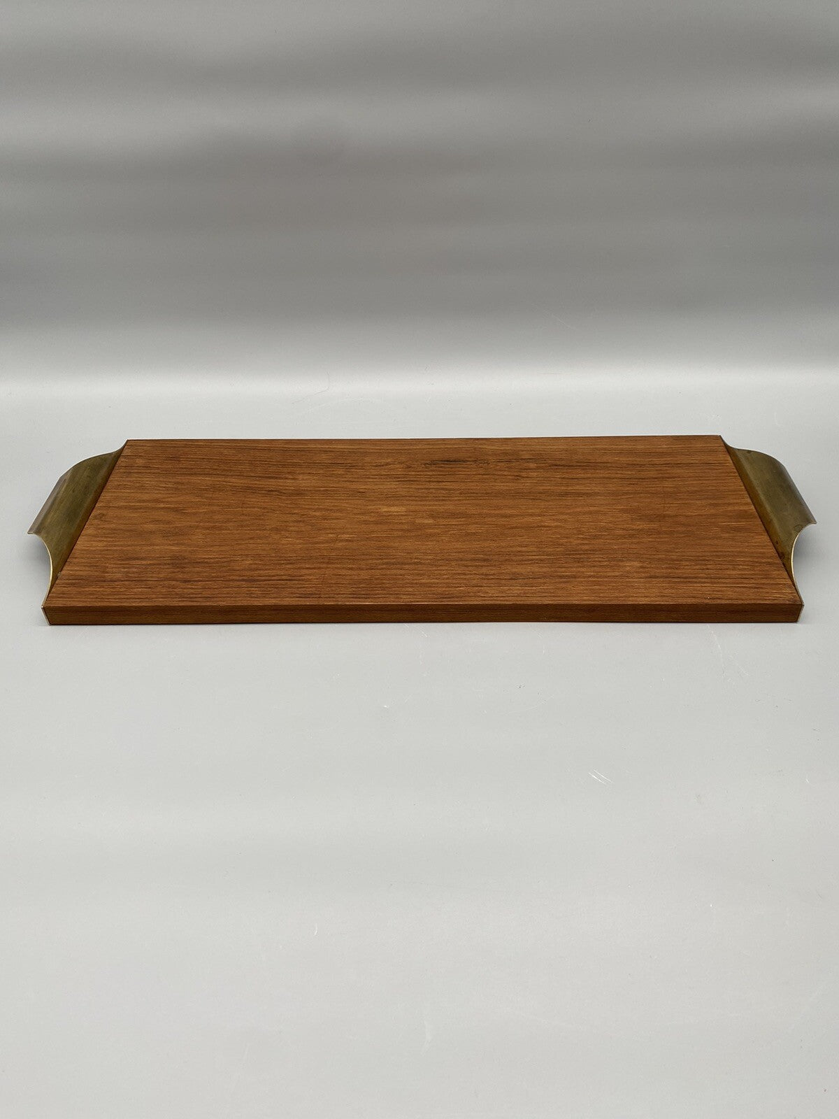 * TEAKHOLZ TABLETT MID CENTURY VINTAGE DESIGN MESSING GRIFFE