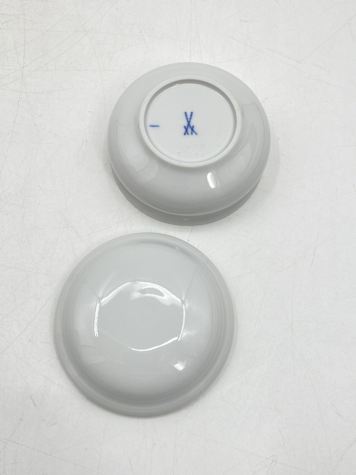 * 4 TEILE MEISSEN KONVOLUT 2 x VASE 2 x DECKEL DOSE PORZELLAN WEIß 4. WAHL