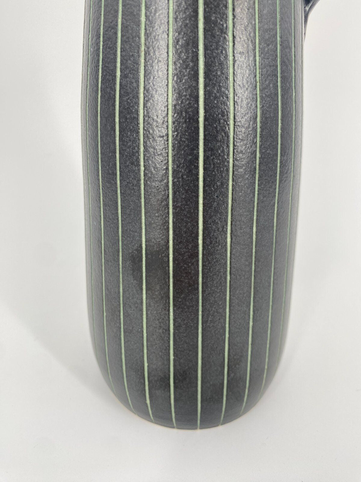 * STUDIOKERAMIK HENKEL VASE KRUG GESTREIFT MATT ANTHRAZIT 29CM