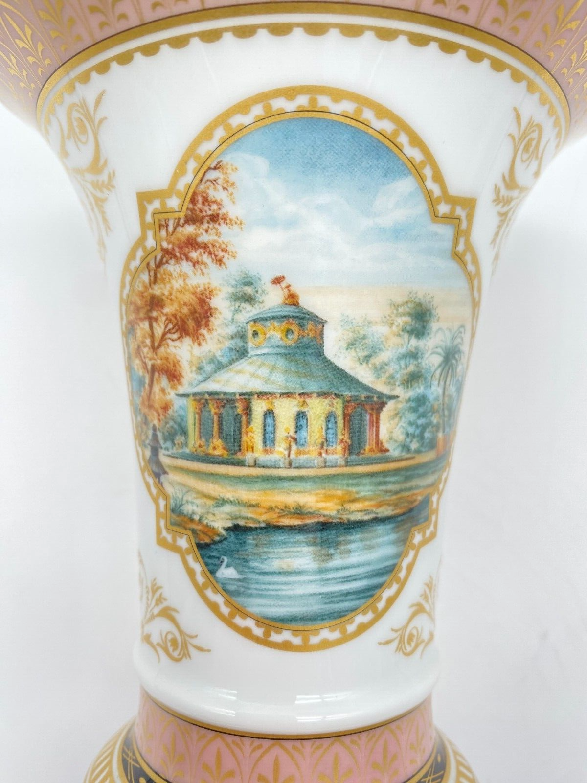 ZWEI ORIGINAL KAISER PORZELLAN PRUNK VASEN VON K. NOSSEK - BELVEDERE & PRINCESSE