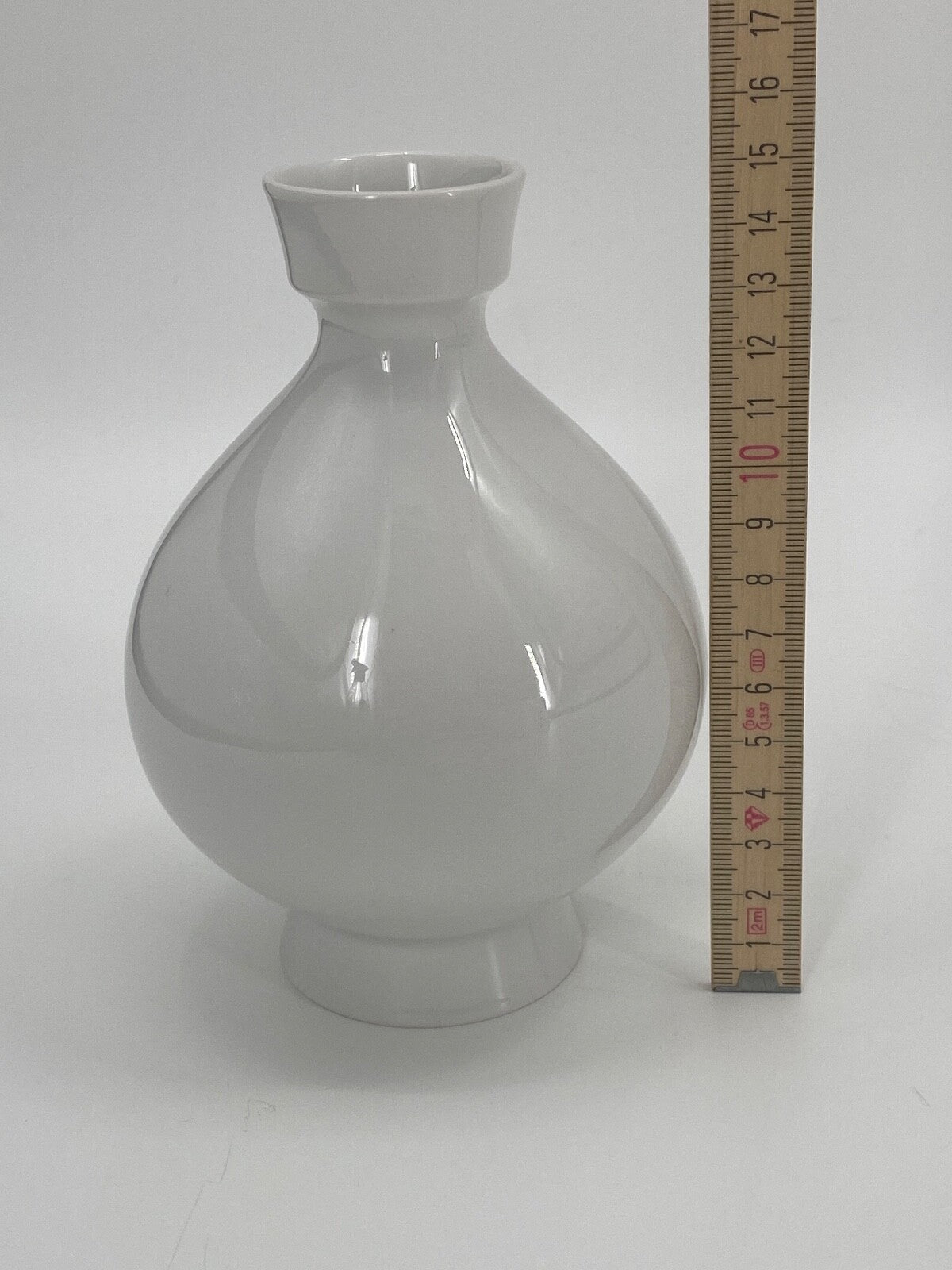 * KPM VASE HYAZINTHE WEISS PORZELLAN HÖHE 14,5 cm 1. WAHL BAUCHIG RUND