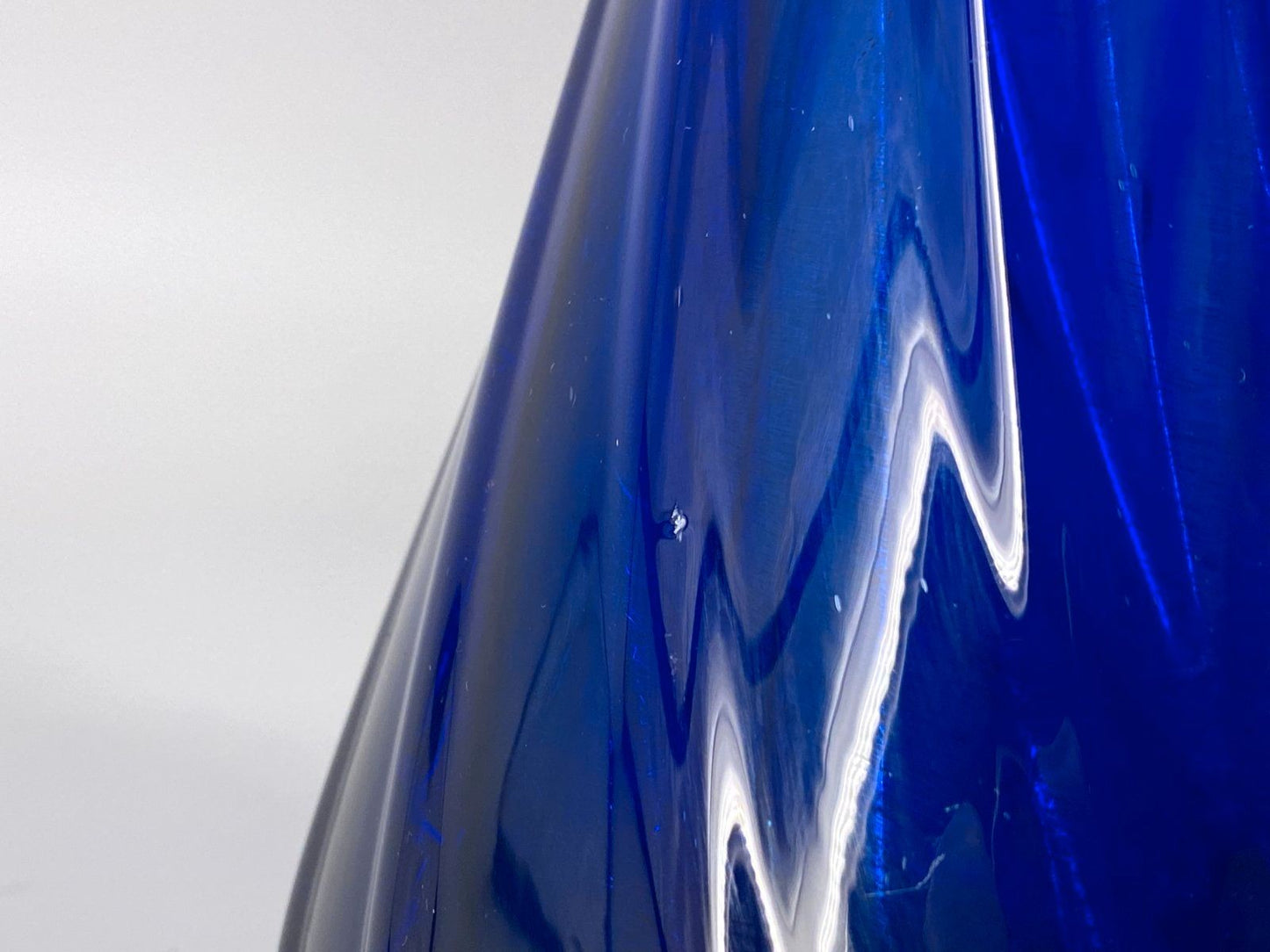 * MID CENTURY MURANO GLAS VASE KOBALT BLAU SPIRALE MUNDGEBLASEN