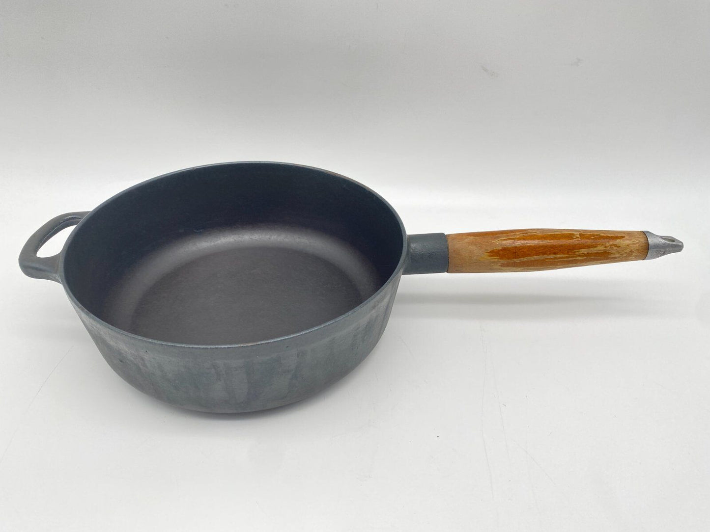 VINTAGE GUSSEISEN PFANNE Ø 21 cm HOLZGRIFF STIELKASSEROLLE GRILL