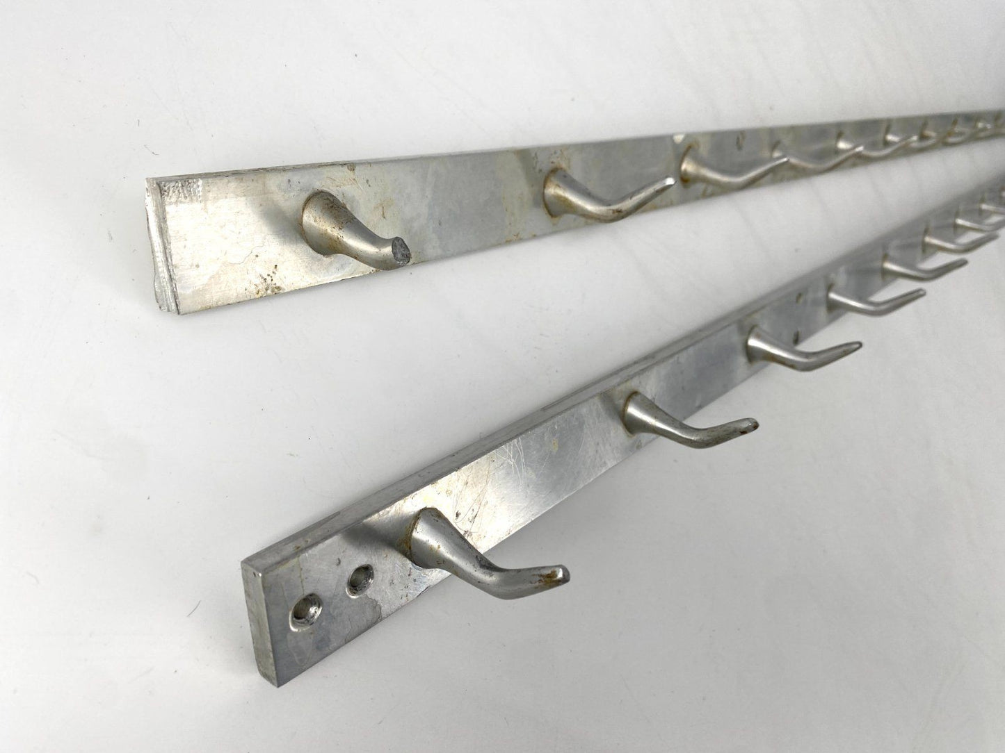 * 2x HAKENLEISTE ALUMINIUM FLEISCHER GARDEROBE WERKZEUG 24 HAKEN