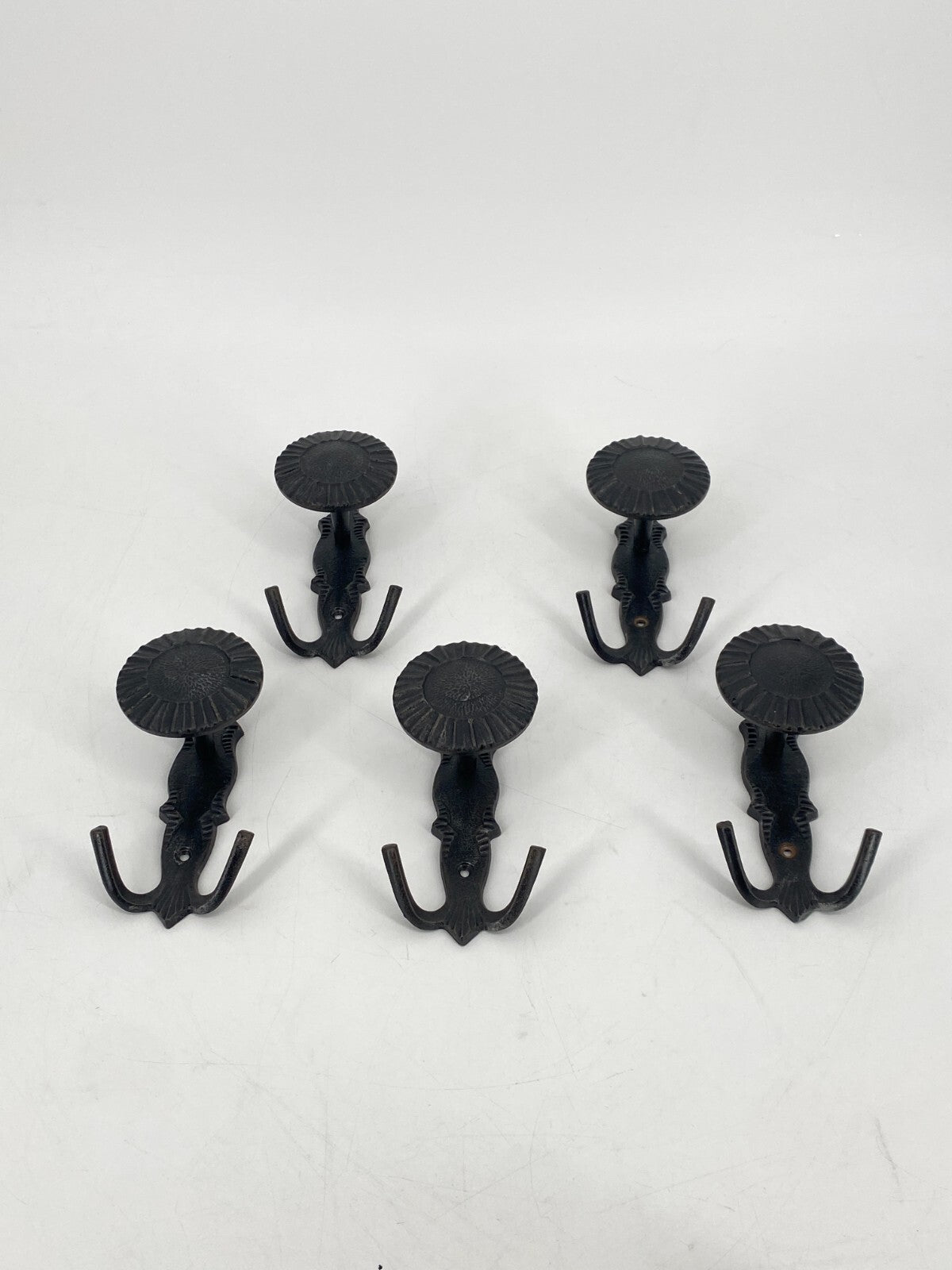 * 5 x GARDEROBENHAKEN KLEIDERHAKEN GUSSEISEN ANTIK STIL WANDHAKEN VINTAGE