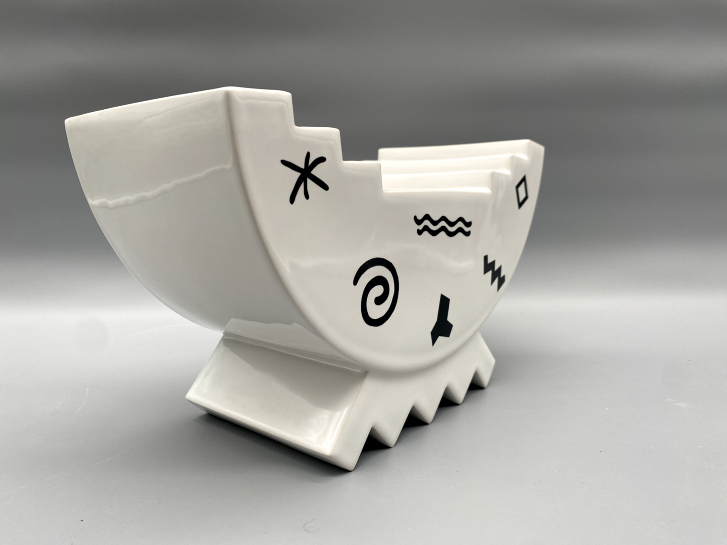 VASE POSTMODERN VIENNA COLLECTION WARLAMIS MEMPHIS PORZELLAN 80er SAMMLER