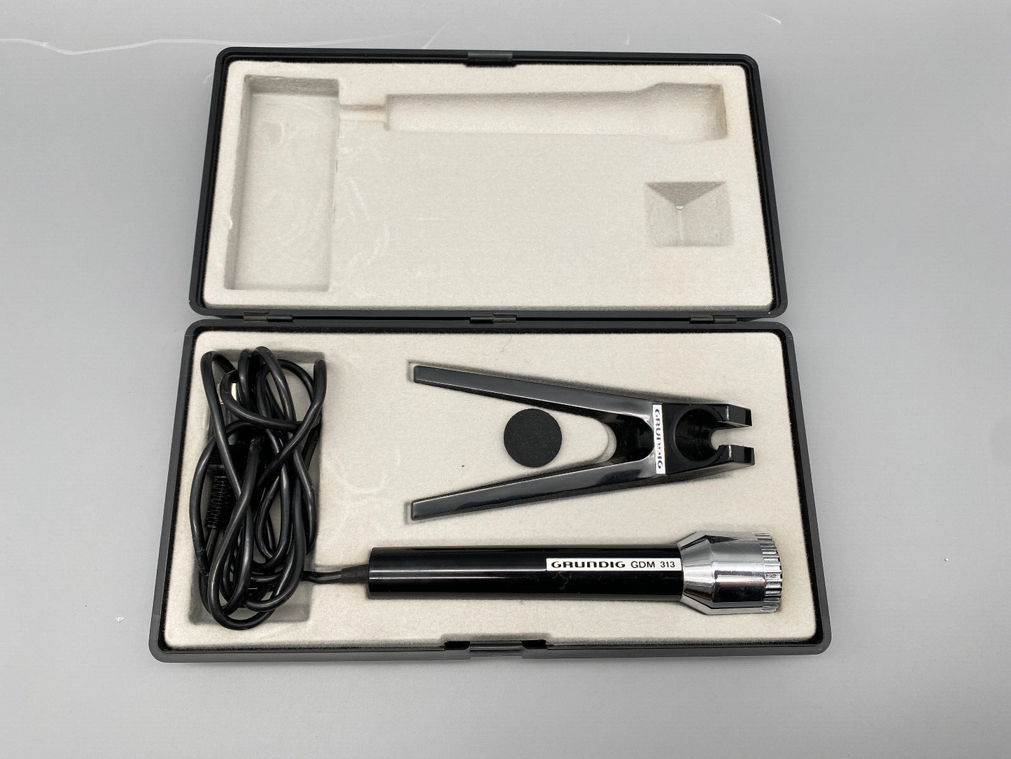 GRUNDIG GDM 313 MIKROFON STÄNDER OVP RICHTMIKROFON 70er GERMANY REQUISITE