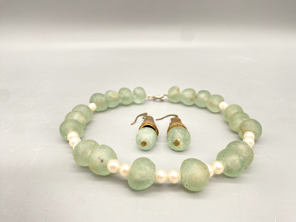 SET COLLIER OHRRINGE OHRHÄNGER GLAS PERLEN GRÜN VINTAGE ETHNO