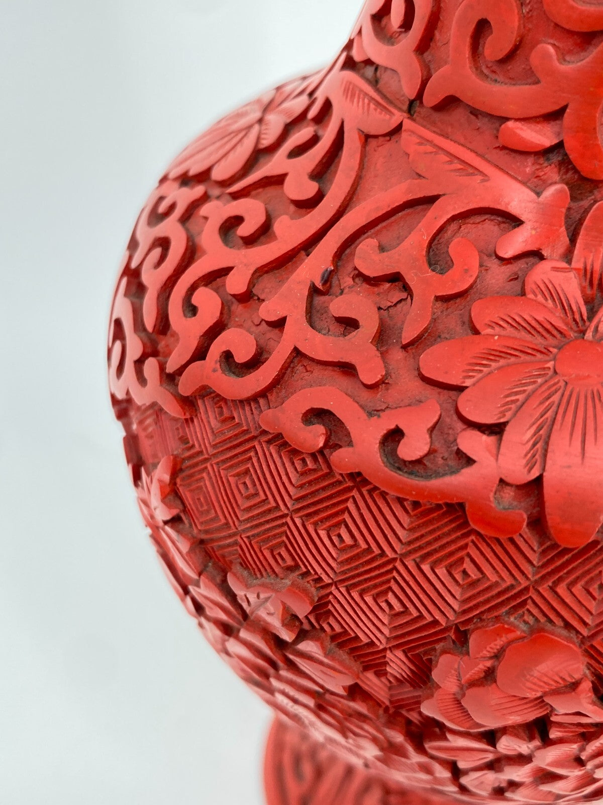 * CHINA VASE LACK SCHNITZARBEIT ZINNOBER CHENSHA ASIATIKA LAQUER VINTAGE