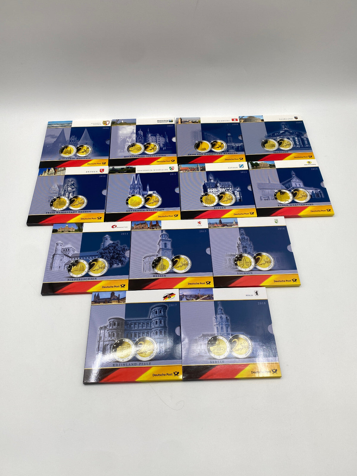 * 2 EURO MÜNZEN GEDENKSET 13 BUNDESLÄNDER MÜNZE BRIEFMARKEN 2006 - 2018
