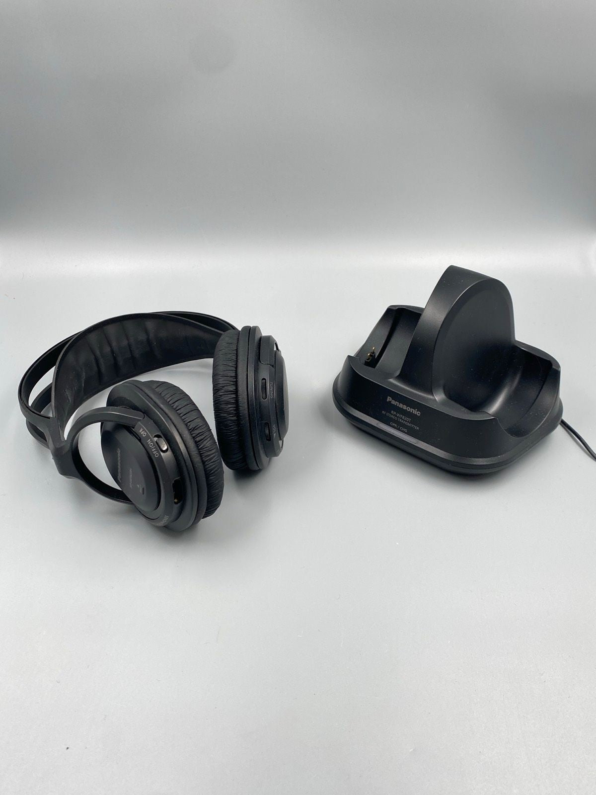 * WIRELESS OVER EAR KOPFHÖRER PANASONIC RP-WF820 LADESTATION
