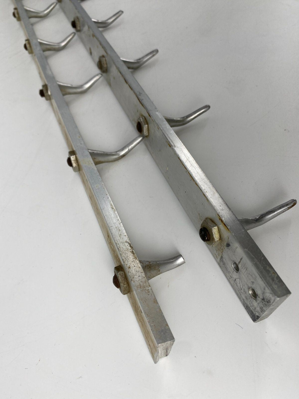 * 2x HAKENLEISTE ALUMINIUM FLEISCHER GARDEROBE WERKZEUG 24 HAKEN