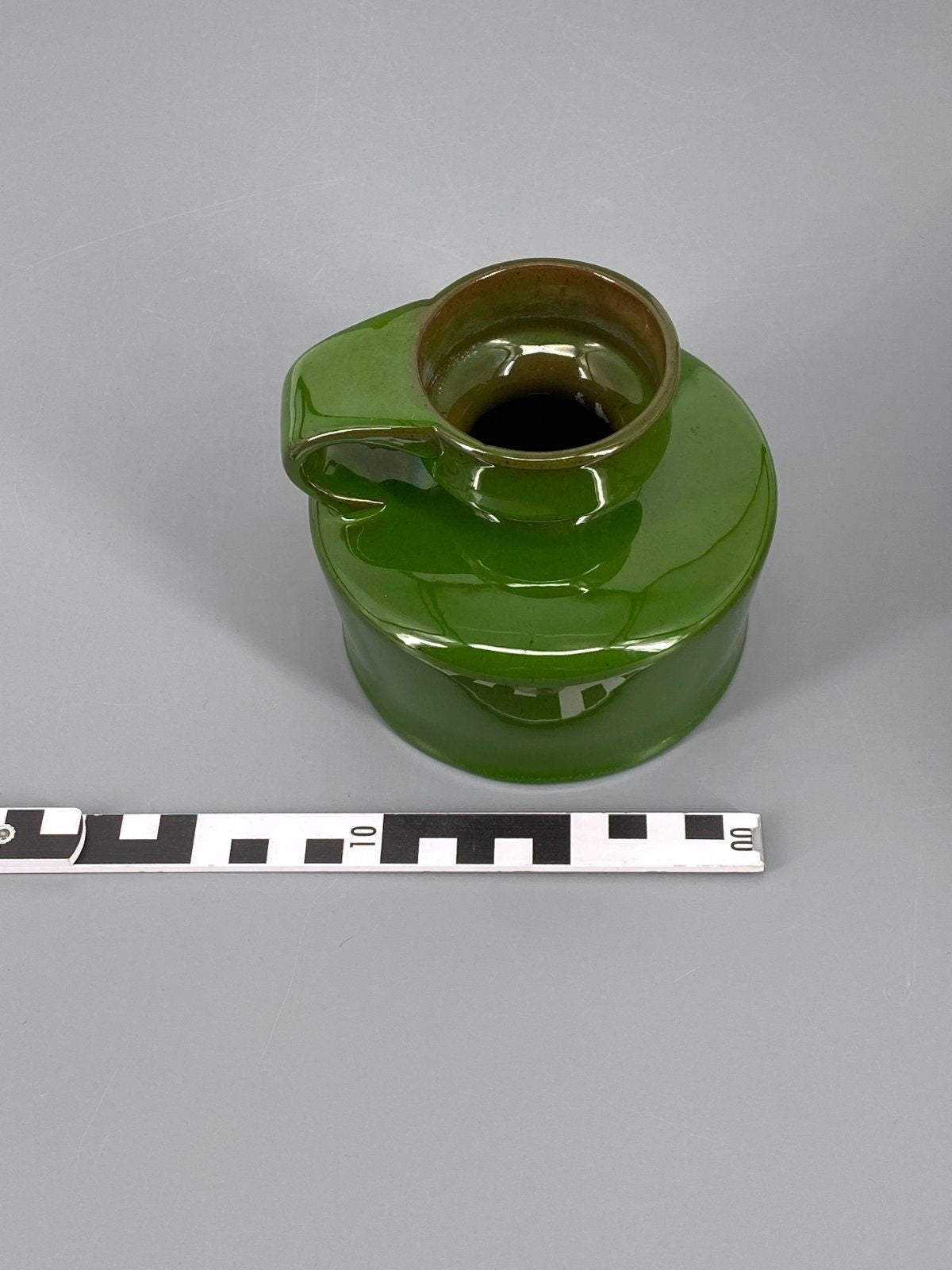 * VASE STUDIOKERAMIK KRUG HENKEL GRÜN GLANZ VINTAGE BLUMENVASE