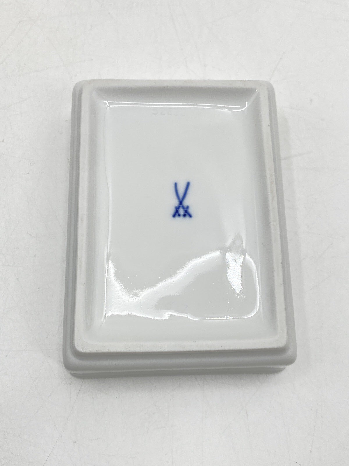 * 4 TEILE MEISSEN KONVOLUT 2 x VASE 2 x DECKEL DOSE PORZELLAN WEIß 4. WAHL