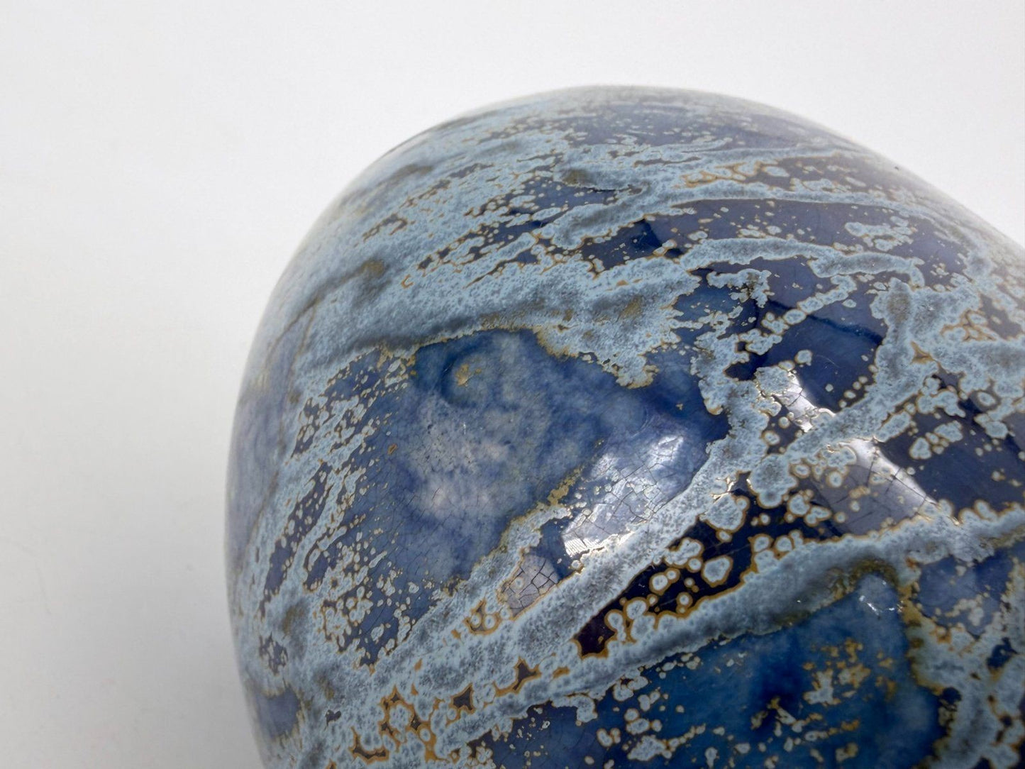 ENSEMBLE TRIO STUDIOKERAMIK VASE KUGEL BLAU IRISIEREND GLASUR 90s